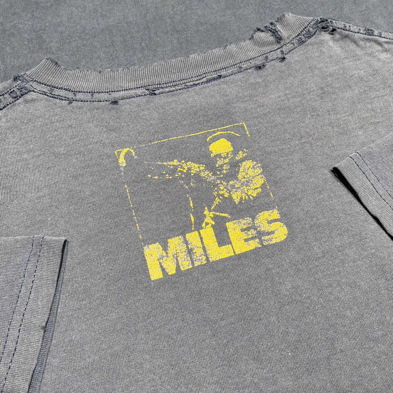 Vintage 00’s Distressed Miles Davis Size US L / EU 52-54 / 3 - 7 Thumbnail