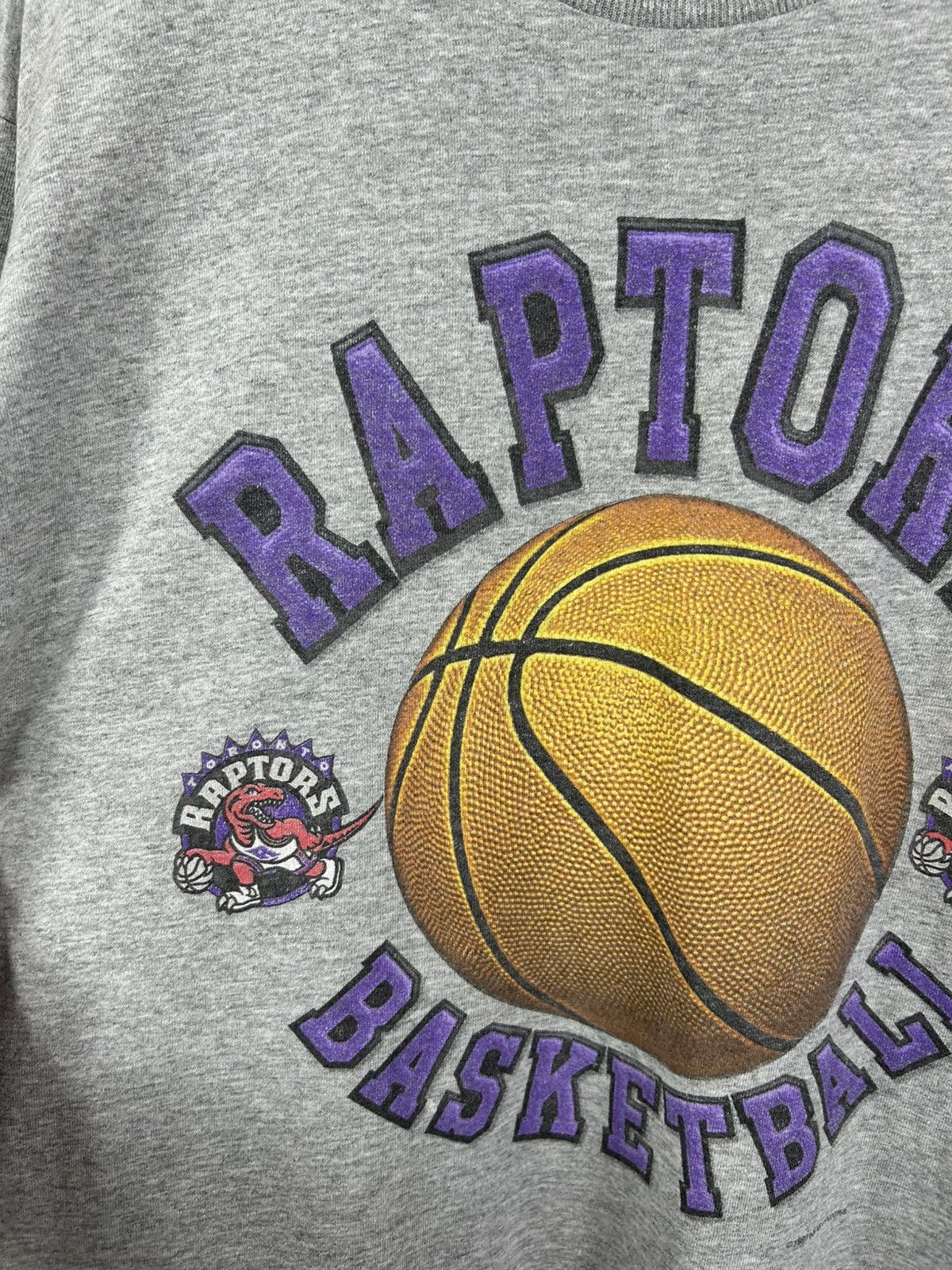 NBA Vintage 1997 Raptors Basketball NBA T-Shirt Size L Size US L / EU 52-54 / 3 - 8 Thumbnail