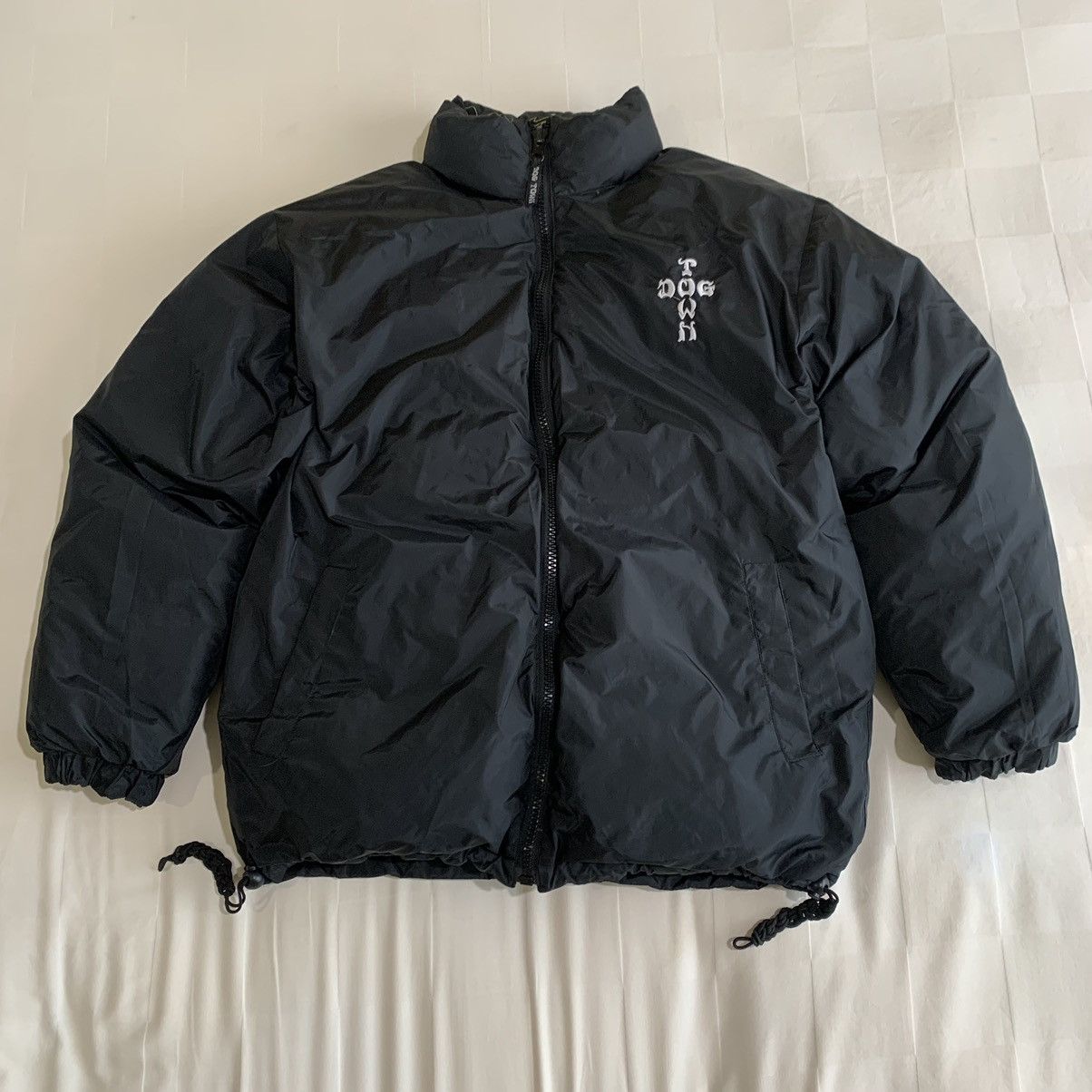 Dogtown Vtg Dogtown Big Cross Logo Reversible Puffer Jackets Black Size US L / EU 52-54 / 3 - 3 Thumbnail