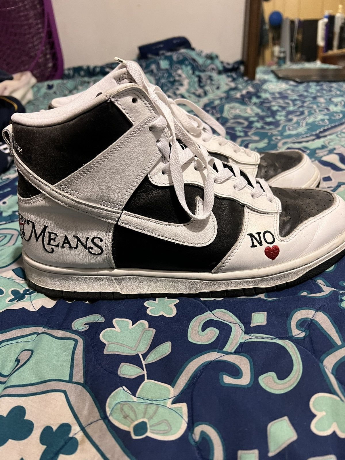 Nike × Supreme NIKE SB DUNK SUPREME; NO LOVE/BY ANY MEANS Size US 9.5 / EU 42-43 - 4 Thumbnail