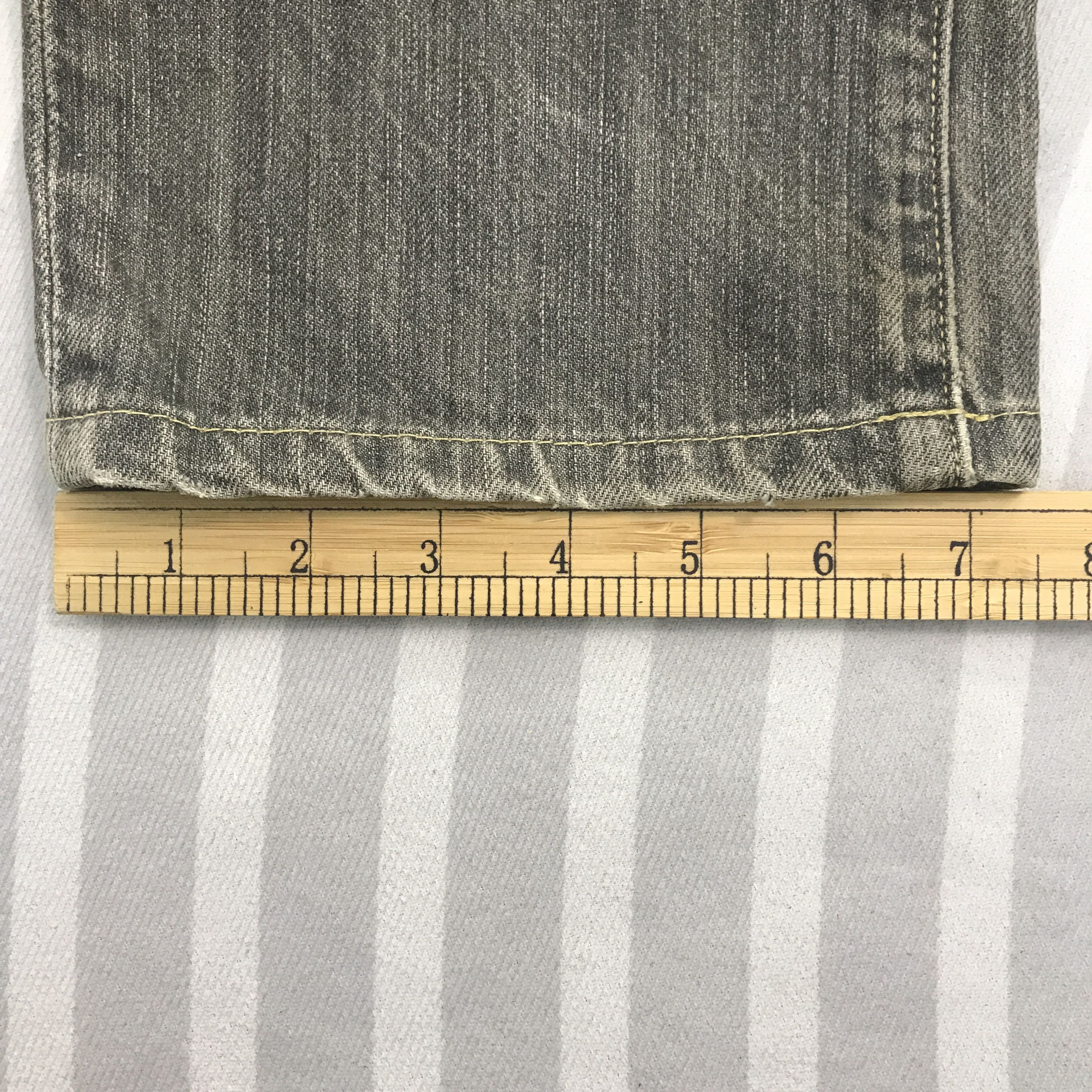 Uniqlo × Vintage Vintage uniqlo Black denim distressed jeans pants Size US 29 - 11 Thumbnail