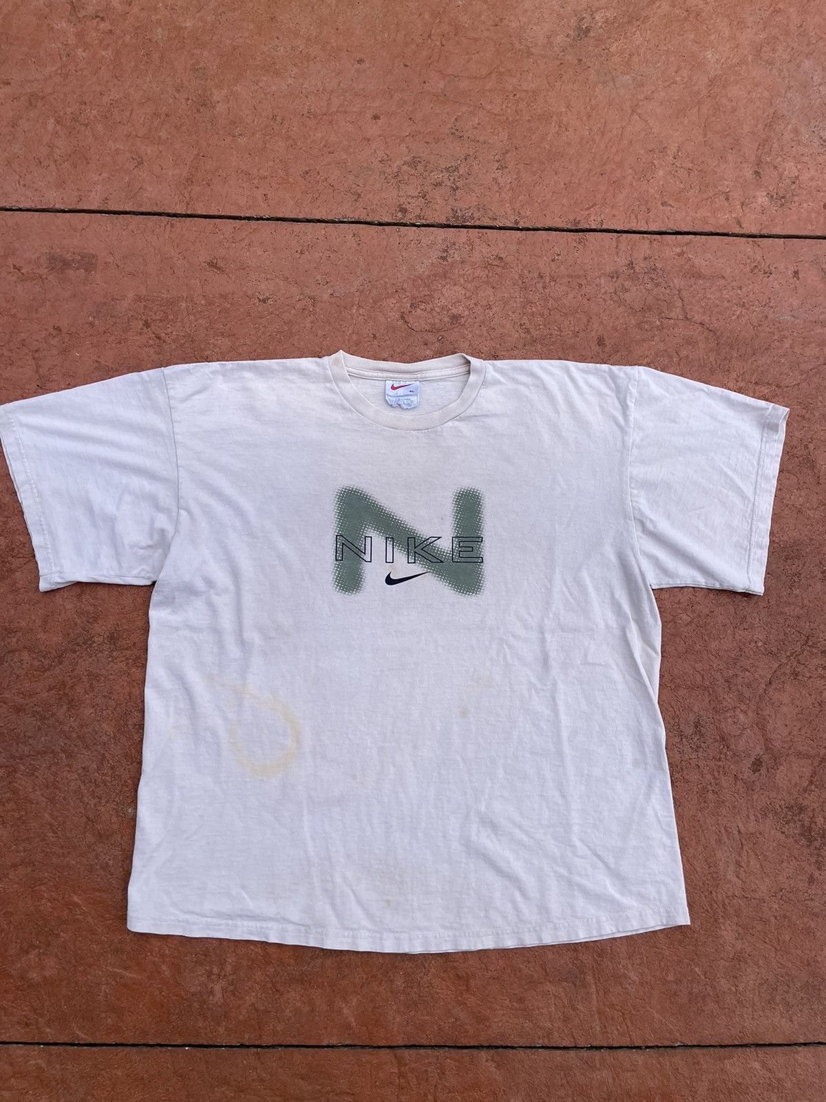 Nike Vintage 90s Cream Nike Center Swoosh Essential Boxy Logo Tee Size US XL / EU 56 / 4 - 4 Thumbnail