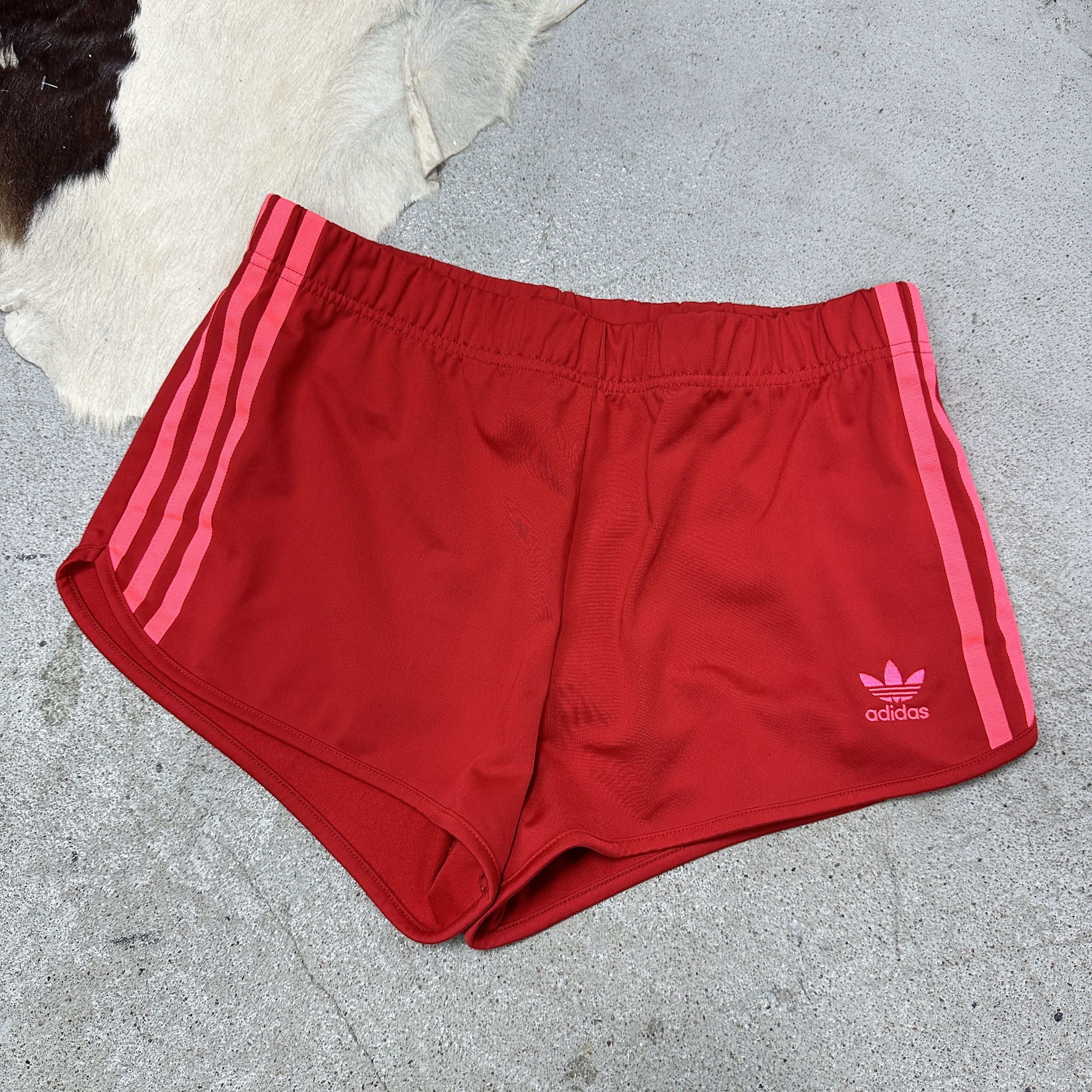 Adidas Vintage Sporty Streetwear Athleisure Adidas Shorts Y2K Size 25" / US 0 / IT 36 - 2 Thumbnail