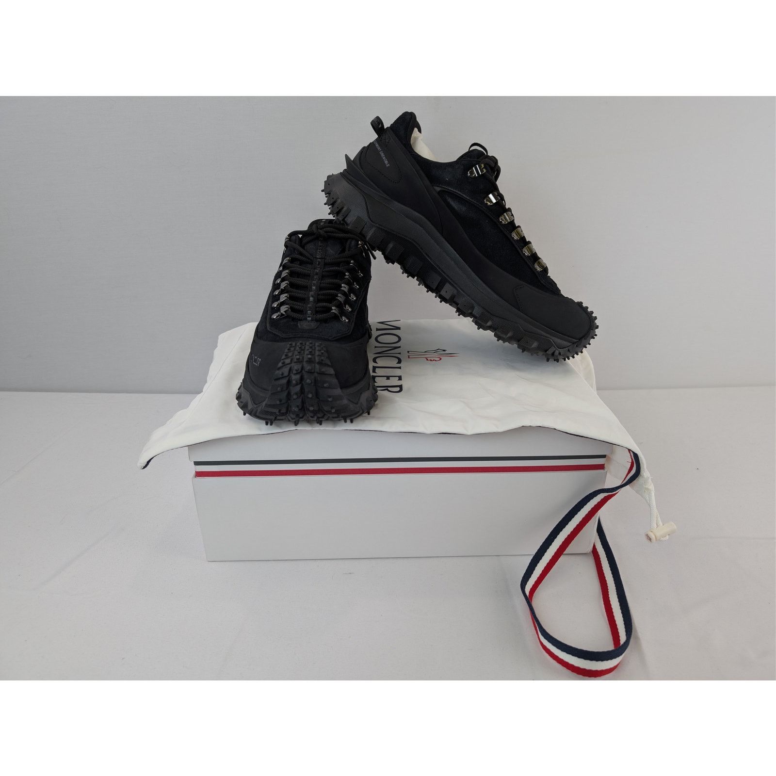 Moncler o1rshd1 Trailgrip Apex low-top sneaker with a Vibram sole Size US 12 / EU 45 - 20 Thumbnail