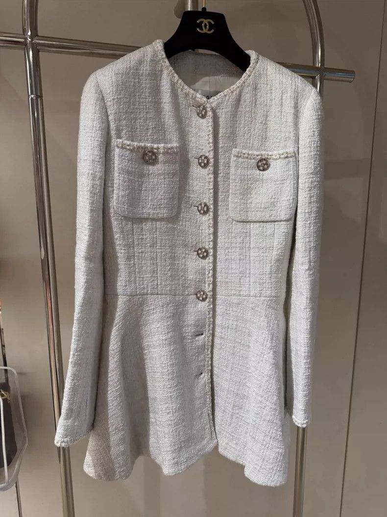 Chanel Chanel 23S white and silver twill soft tweed long coat Size XS / US 0-2 / IT 36-38 - 1 Thumbnail