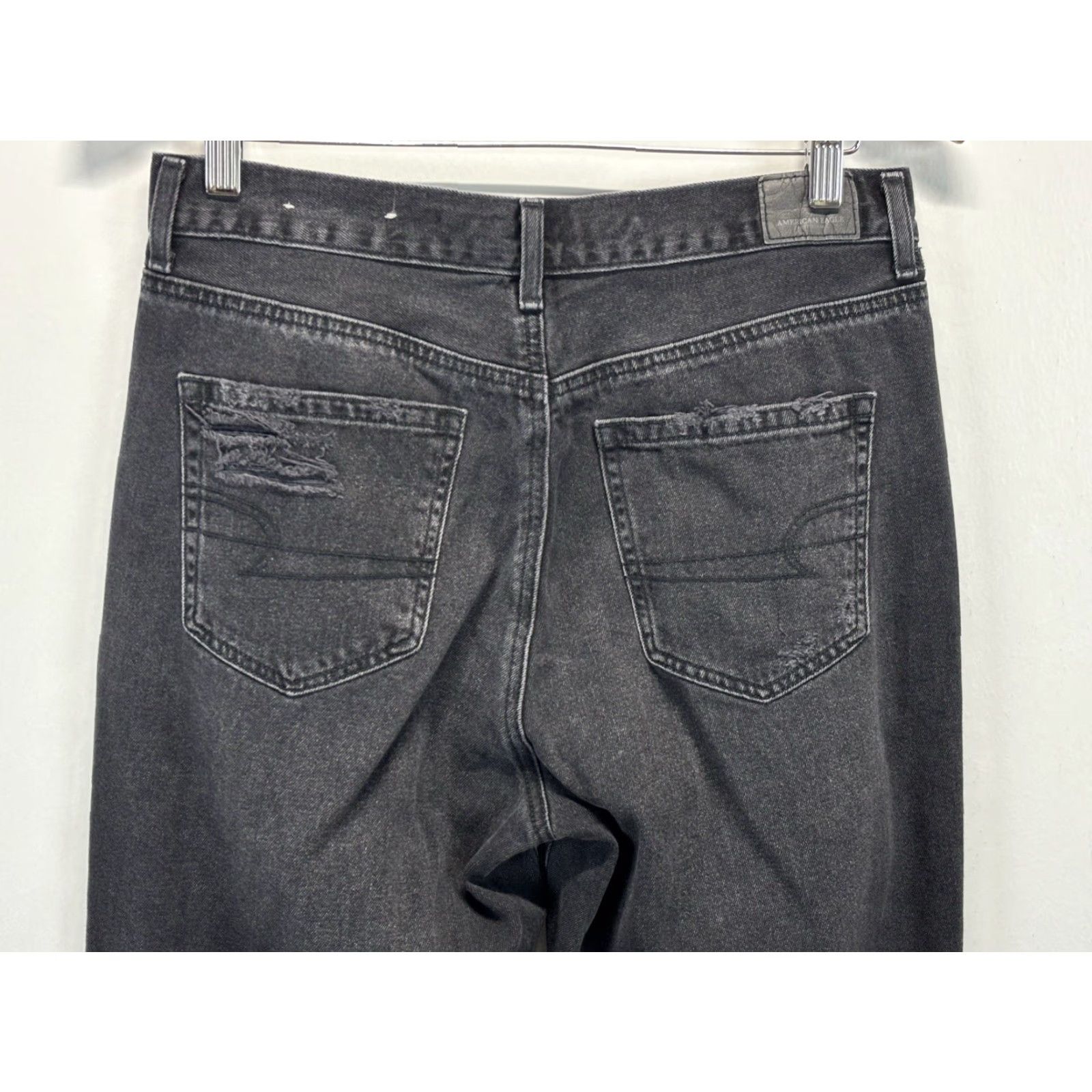 American Eagle Outfitters VINTAGE American Eagle Outfitters Women's Jeans Mom Fit Distressed Black Cotton Blend Size 10 Tall Size 32" / US 10 / IT 46 - 4 Thumbnail