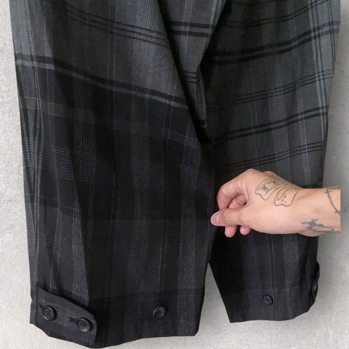 Yohji Yamamoto NWT S/S24 Grey Plaid Linen/Rayon Tab Pants Size US 32 / EU 48 - 7 Thumbnail