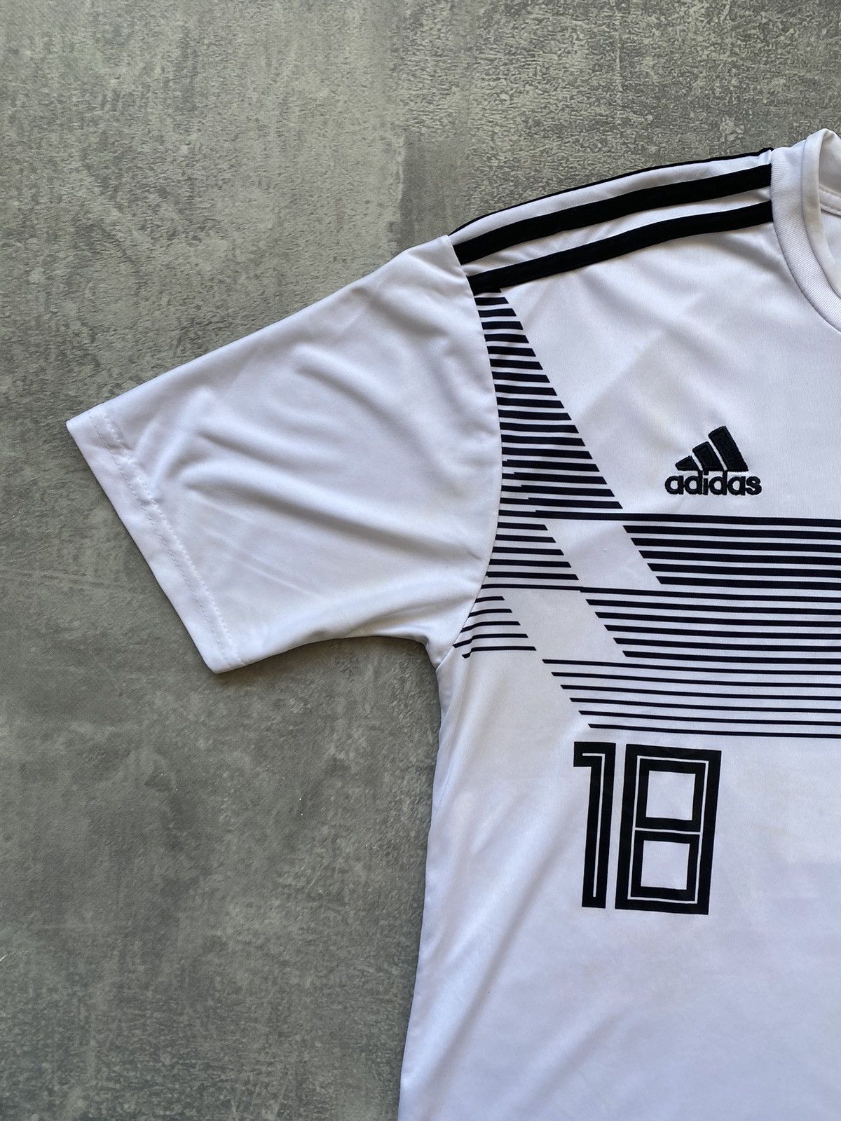 Adidas × Vintage Adidas Soccer Jersey Germany Kimmich #18 T-shirt Size US M / EU 48-50 / 2 - 5 Thumbnail