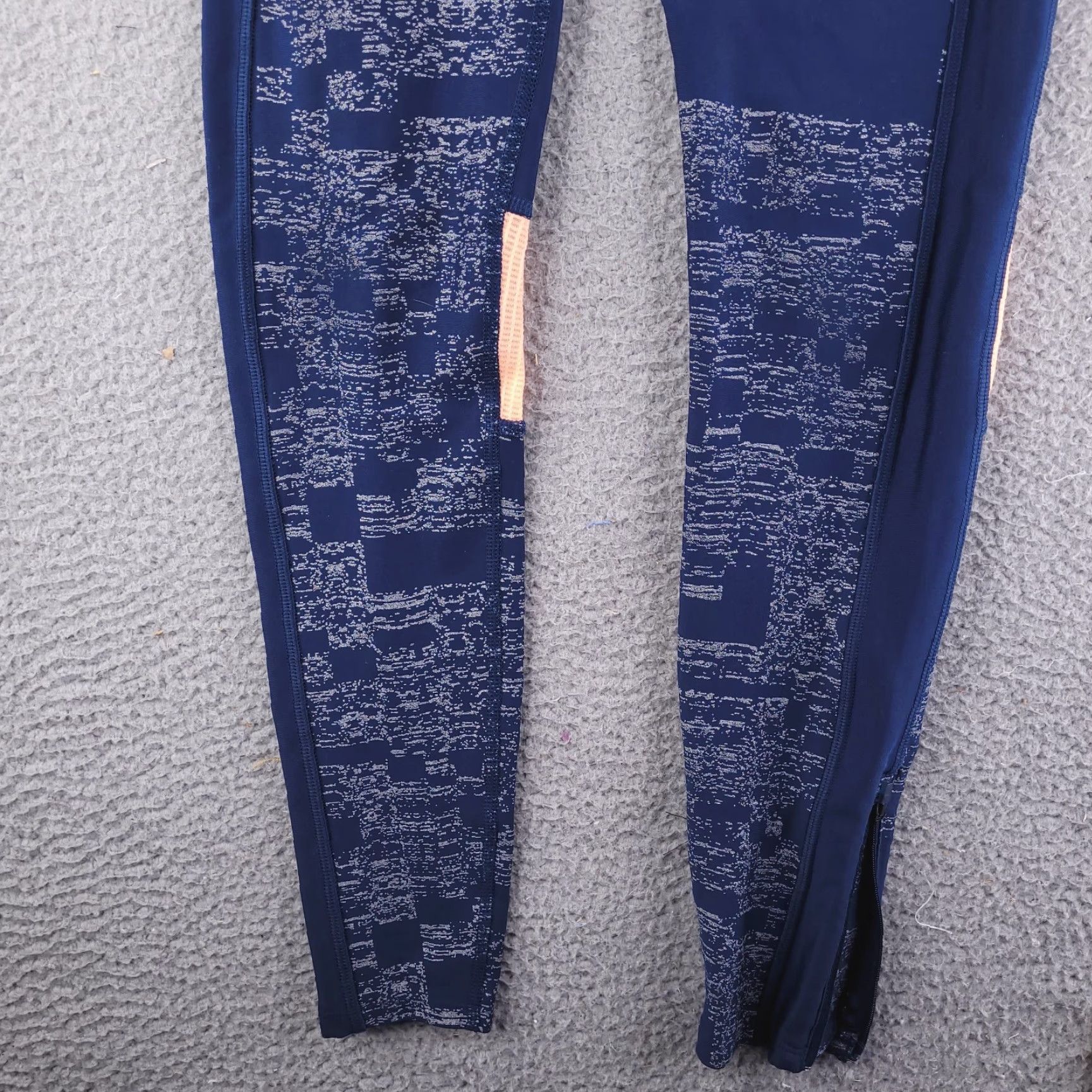 Under Armour Under Armour Leggings Womens Small Heatgear Compression Run Gym Athletic Pocket Size 28" / US 6 / IT 42 - 2 Thumbnail