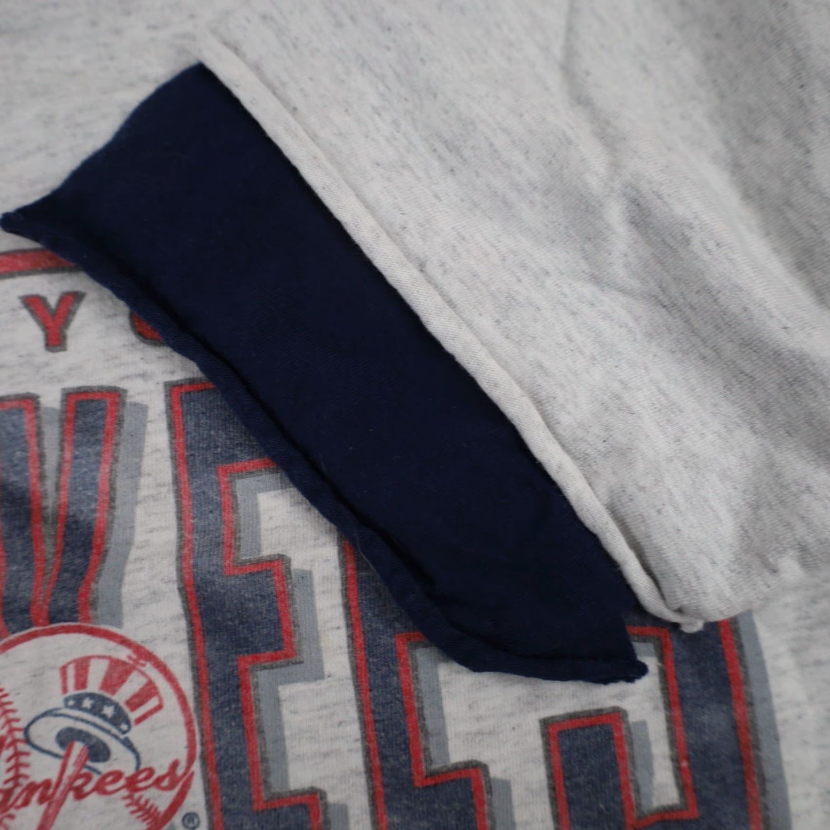 Salem Sportswear VINTAGE Salem Sportswear New York Yankees Graphic T Shirt Mens M Gray 90s Size US M / EU 48-50 / 2 - 6 Thumbnail