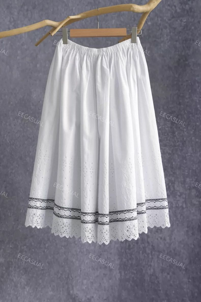 Comme des Garcons Comme des Garcons size S White openwork embroidered skirt Size 23" - 2 Thumbnail
