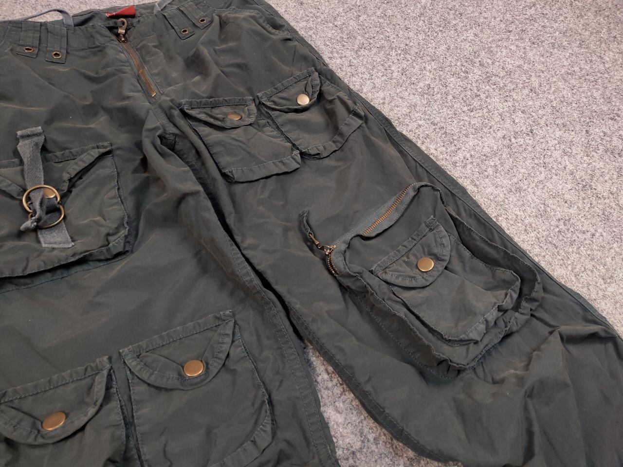 Japanese Brand Vintage 90's Japanese Design Faded Multi pocket Cargo Pants Size US 30 / EU 46 - 11 Thumbnail