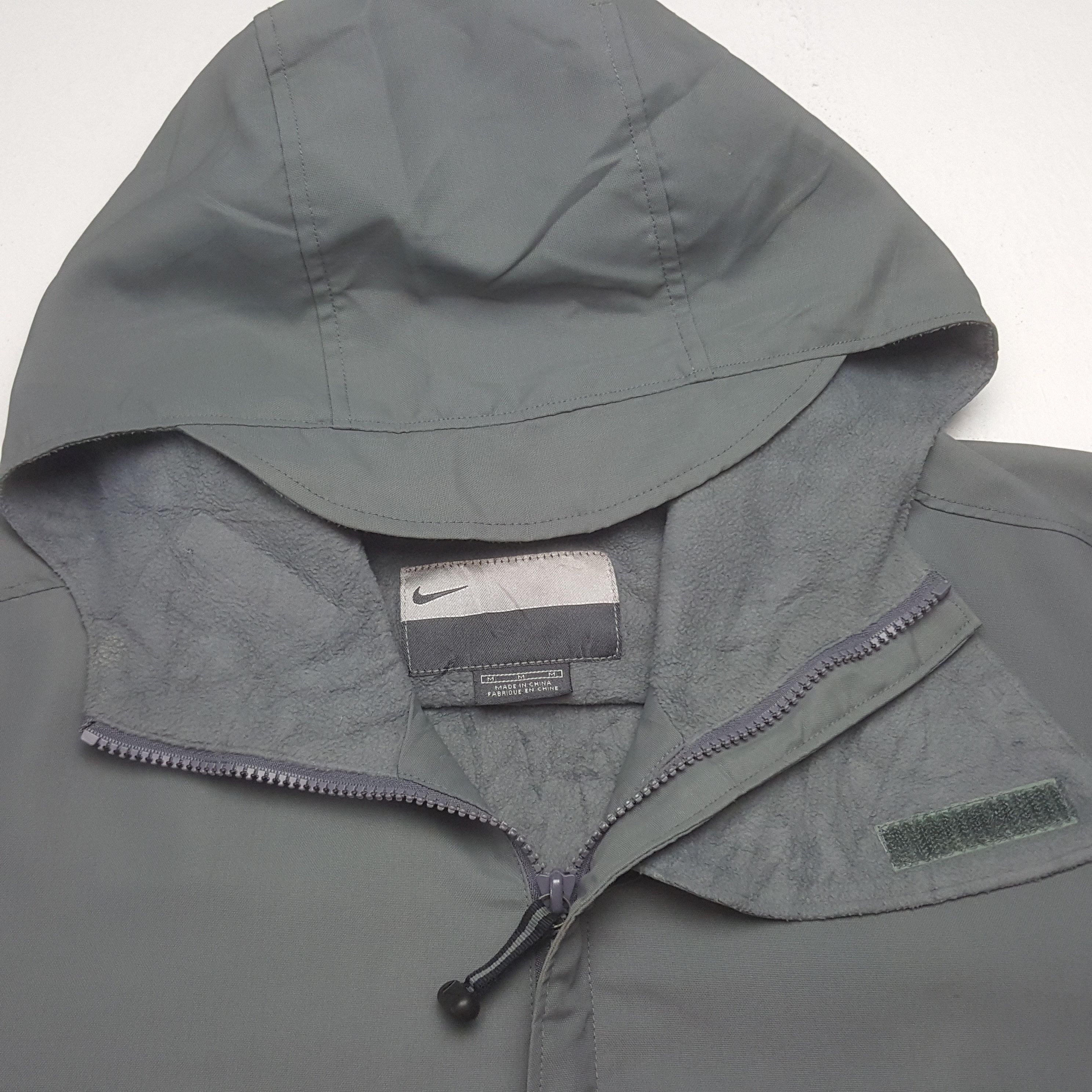 Nike Vintage Nike Windbreaker Jacket Hoodie Size US M / EU 48-50 / 2 - 3 Thumbnail