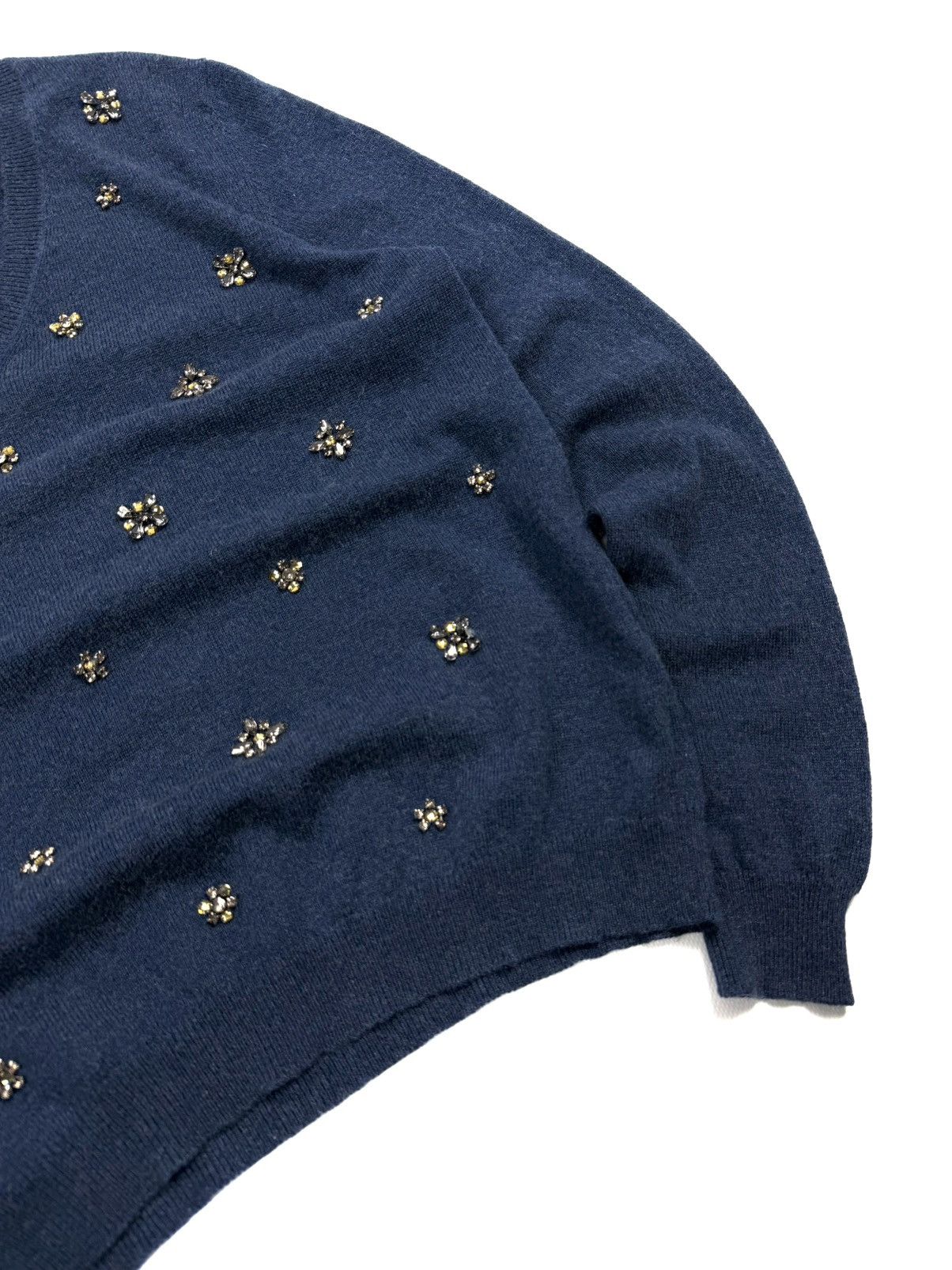 Allude Allude Cashmere Wool Crystal Flower V-neck Knit Sweater L Size L / US 10 / IT 46 - 10 Thumbnail