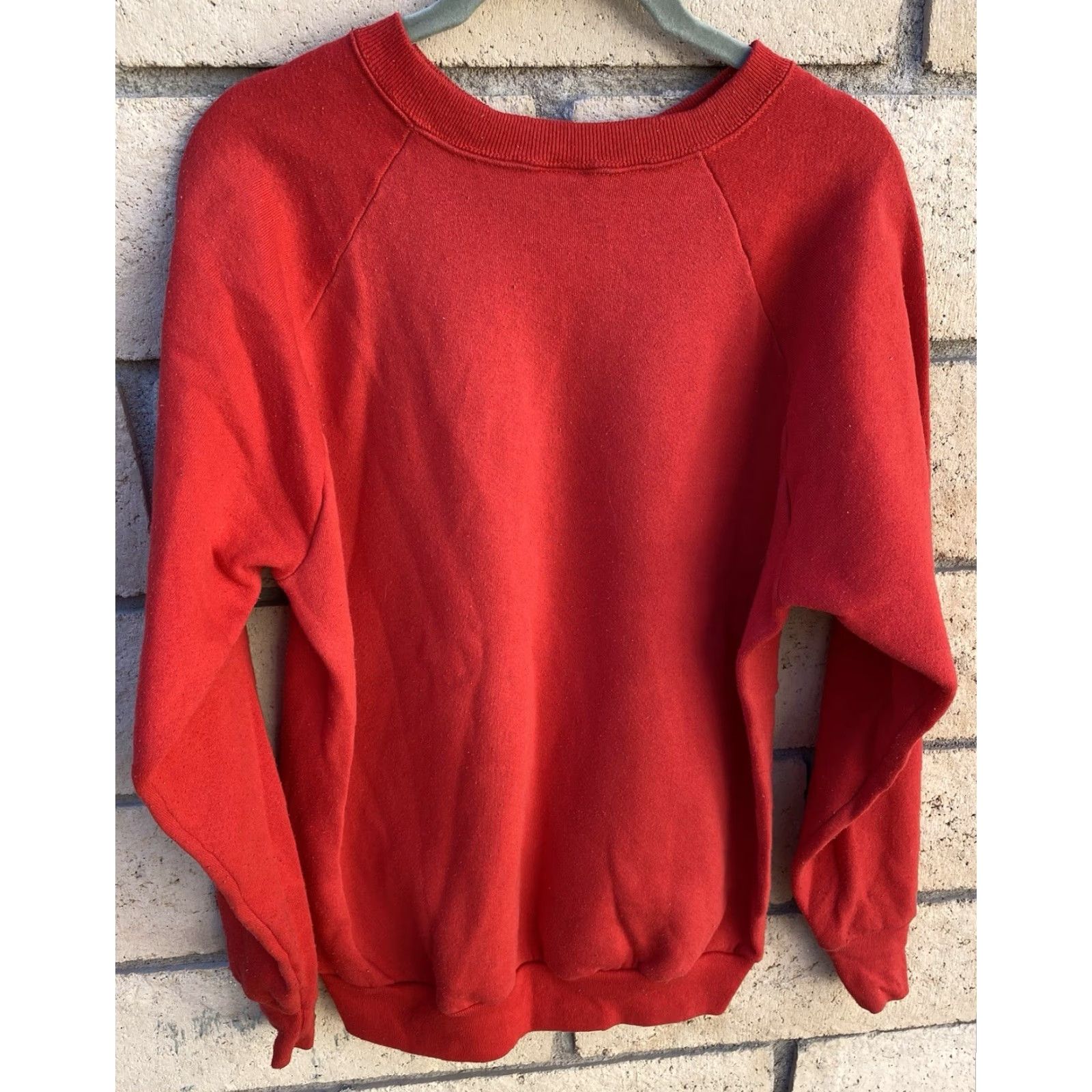 Fruit Of The Loom VINTAGE Fruit of the Loom Raglan Sweatshirt Graphic Print Red Strawberry Lodge Since 1858 L Men Shirt pullover Size US L / EU 52-54 / 3 - 3 Thumbnail