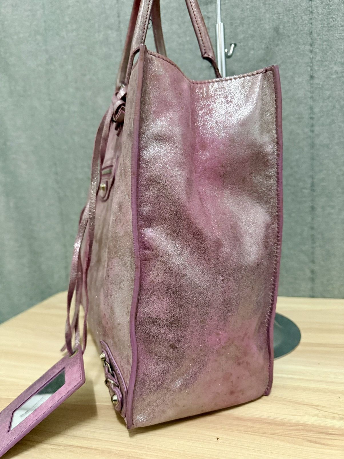 Balenciaga 2010 Balenciaga Metallic Leather Papier A5 Tote in pink Size ONE SIZE - 6 Thumbnail