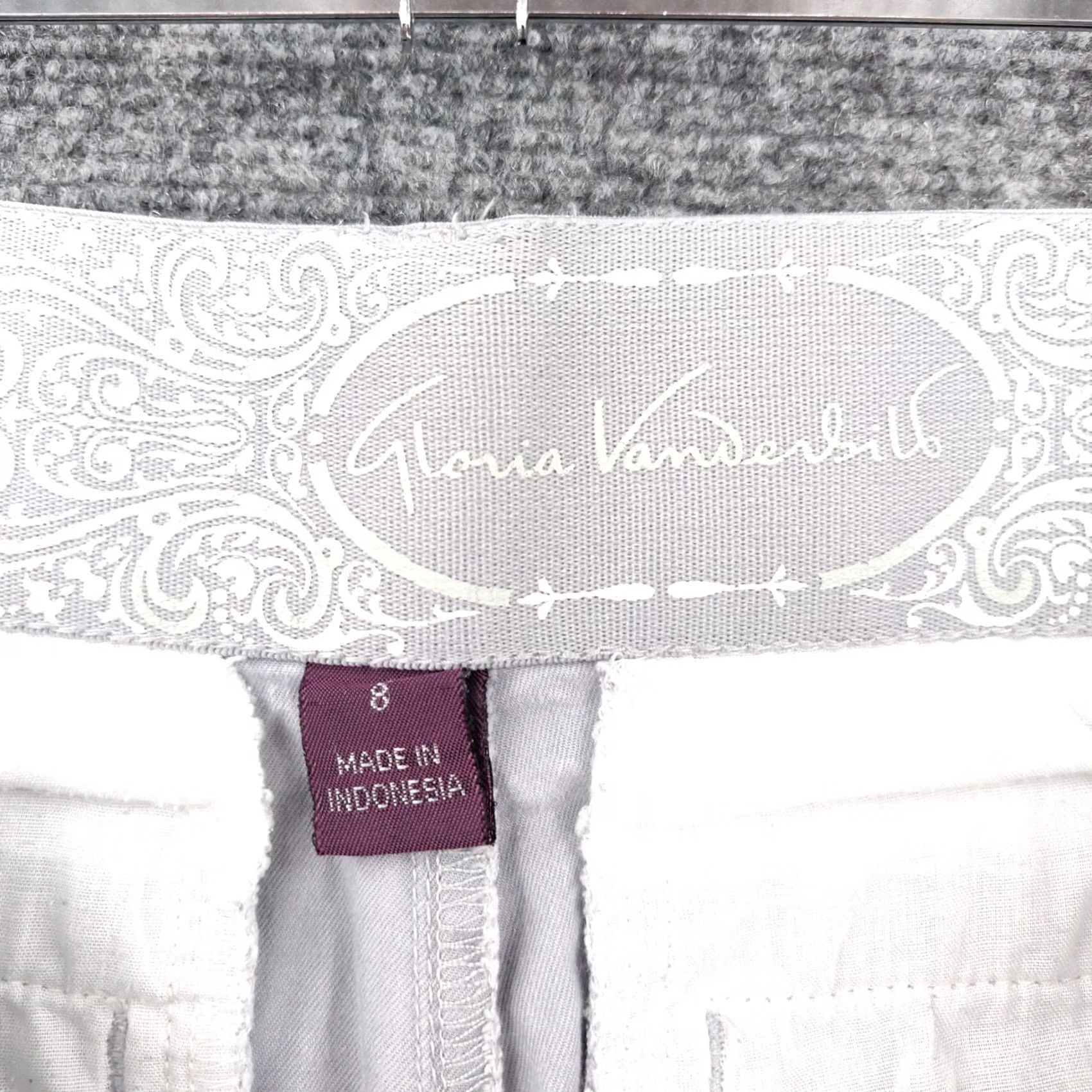 Gloria Vanderbilt Gloria Vanderbilt Shorts Womens 8 Gray Chino Mid Rise Flat Front Cotton Blend Adult Regular Gray Vintage No Size 24" / US 00 / IT 34 - 3 Thumbnail