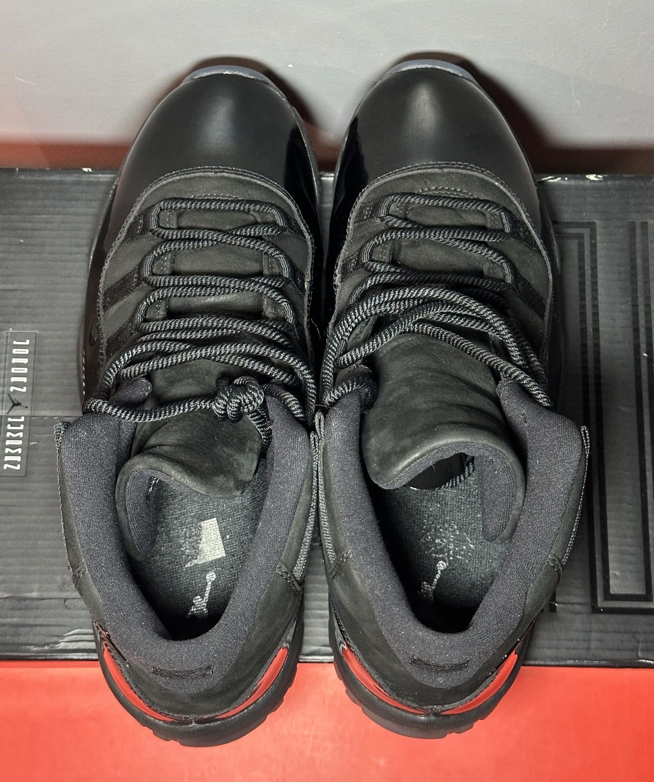 Jordan Brand Size 12 - Jordan 11 Retro Cap and Gown 2018 Size US 12 / EU 45 - 5 Thumbnail