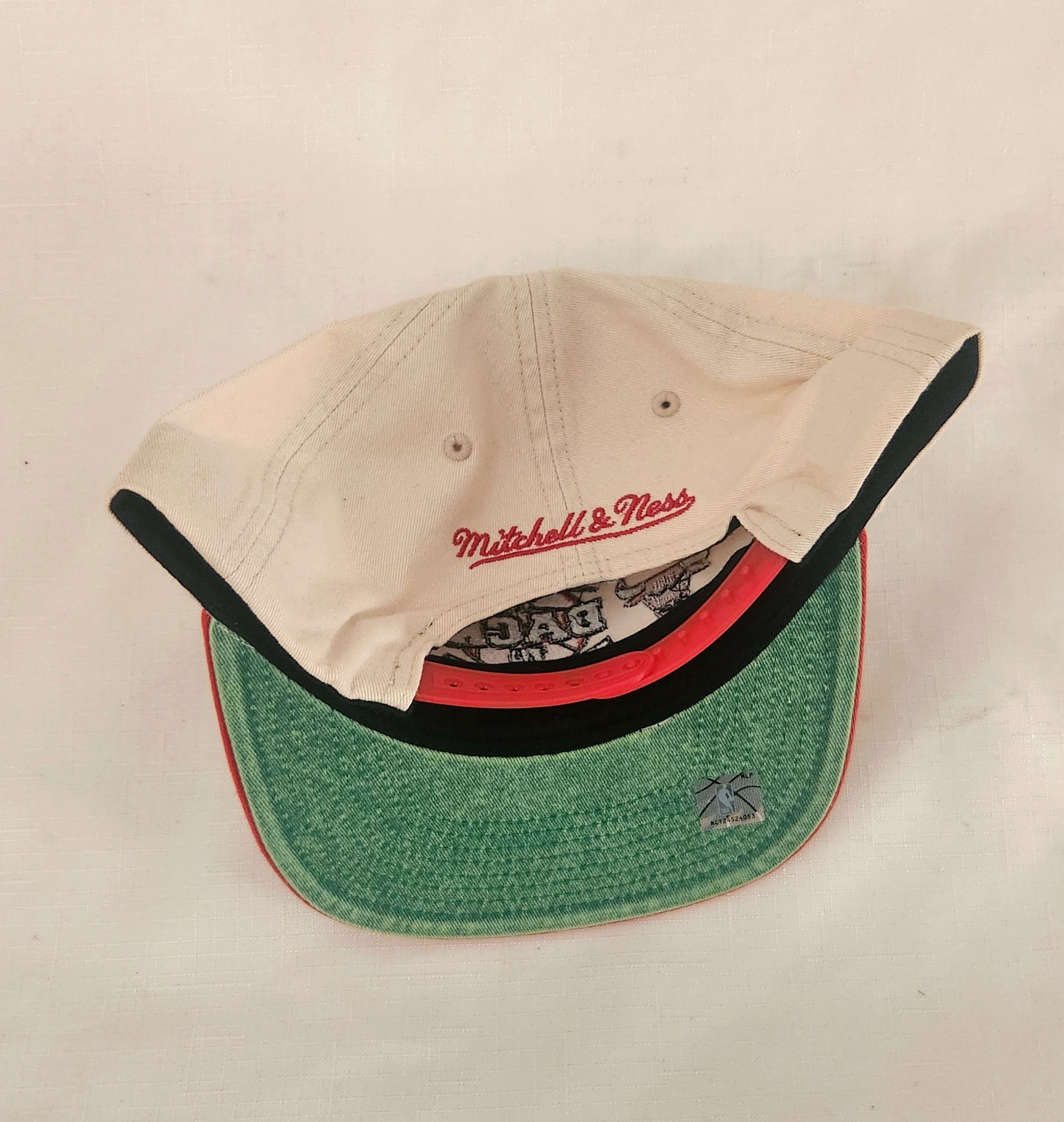 Mitchell & Ness Mitchell & Ness Chicago Bulls Back To Back 91-93 Champs Size ONE SIZE - 9 Thumbnail