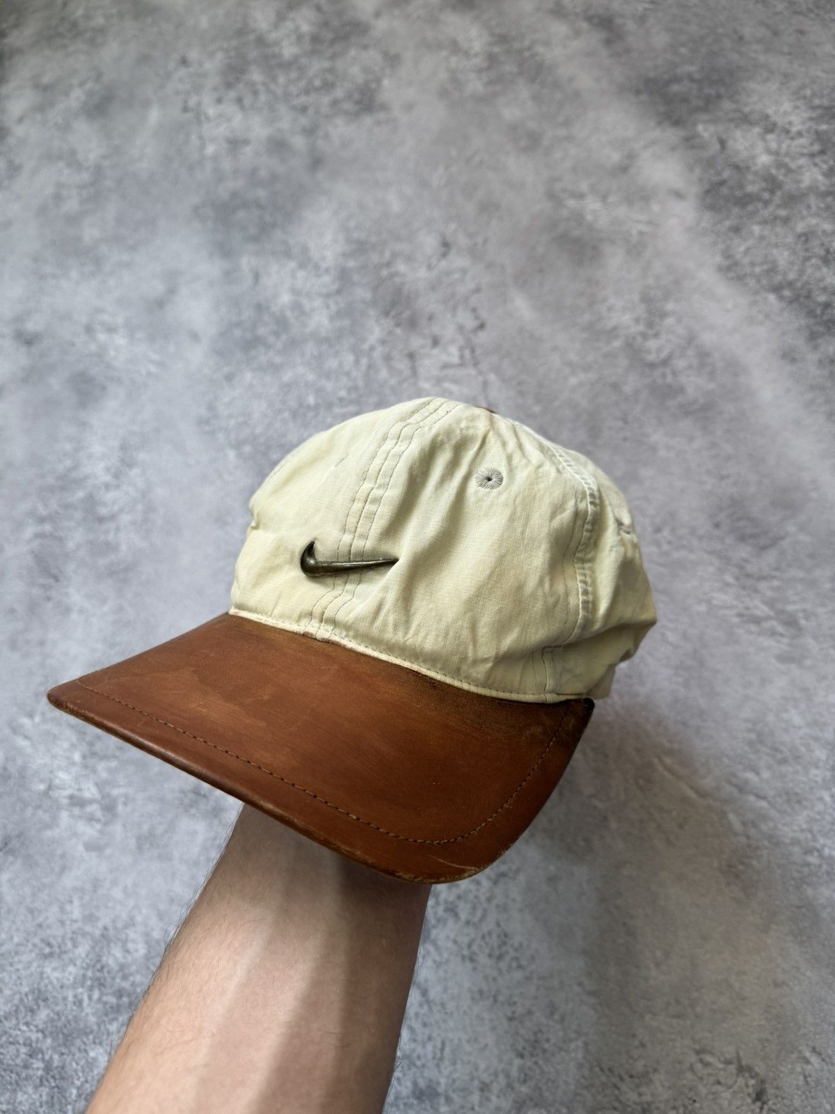 NIKE GOLFヴィンテージキャップ アイボリー×レザーブラウン NIKE GOLF ビンテージ キャップ 90s ナイキゴルフ - メルカリ
