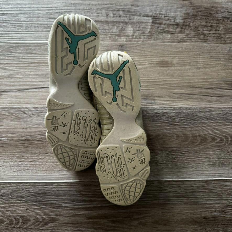Nike NIKE • JORDAN 9 GS Retro "White Turquoise" (7M) Size US 7 / EU 40 - 6 Thumbnail
