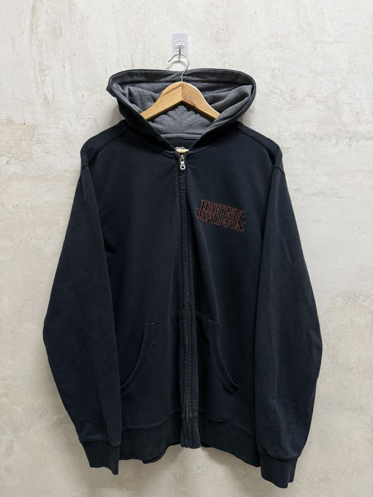 Harley Davidson 2000s Harley Davidson Flame Skull faded black zip up Hoodie Size US XL / EU 56 / 4 - 4 Thumbnail