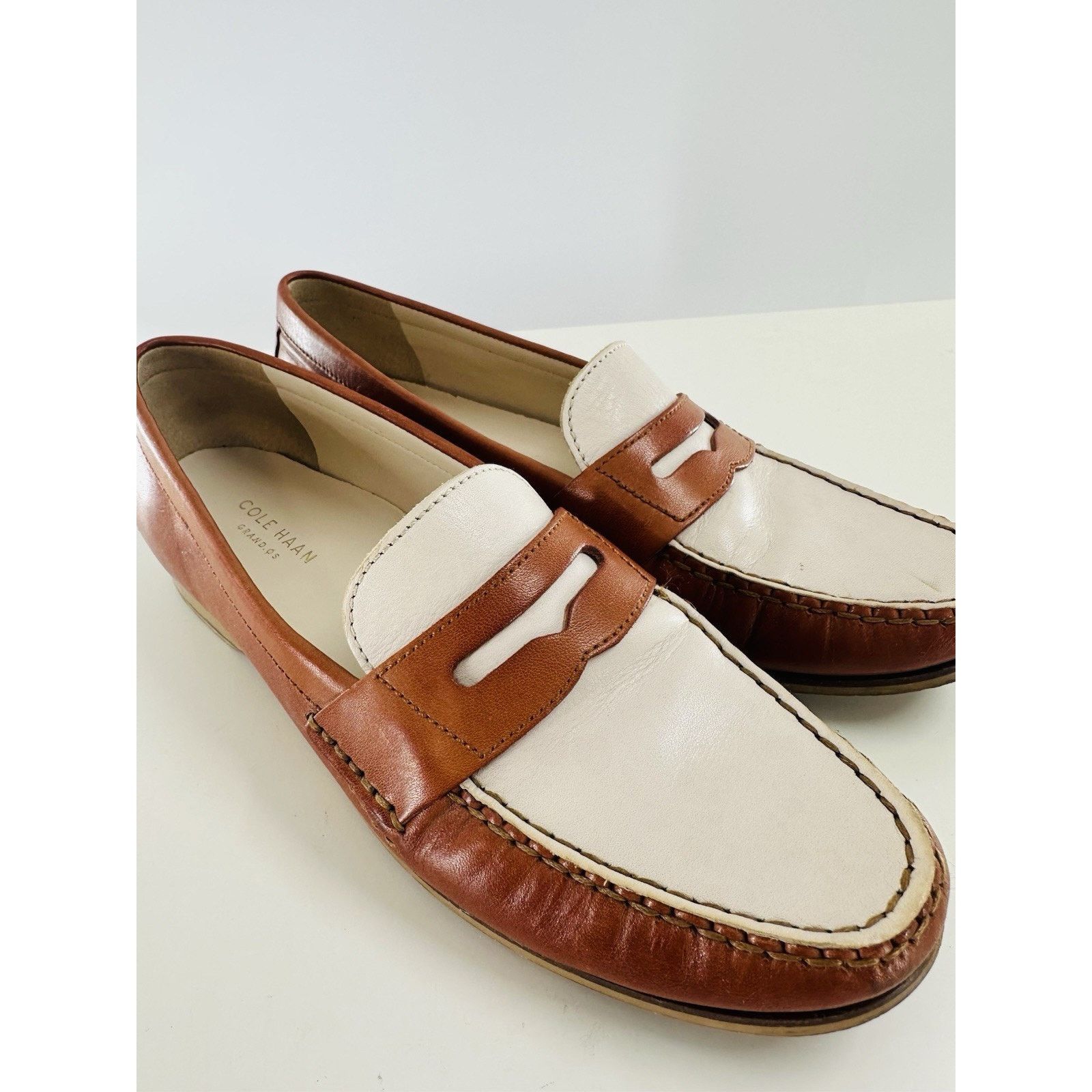 Cole Haan Cole Haan Womens Emmons Loafers II W06977 Tan Ivory Sz 7.5B Size US 7.5 / IT 37.5 - 1 Thumbnail