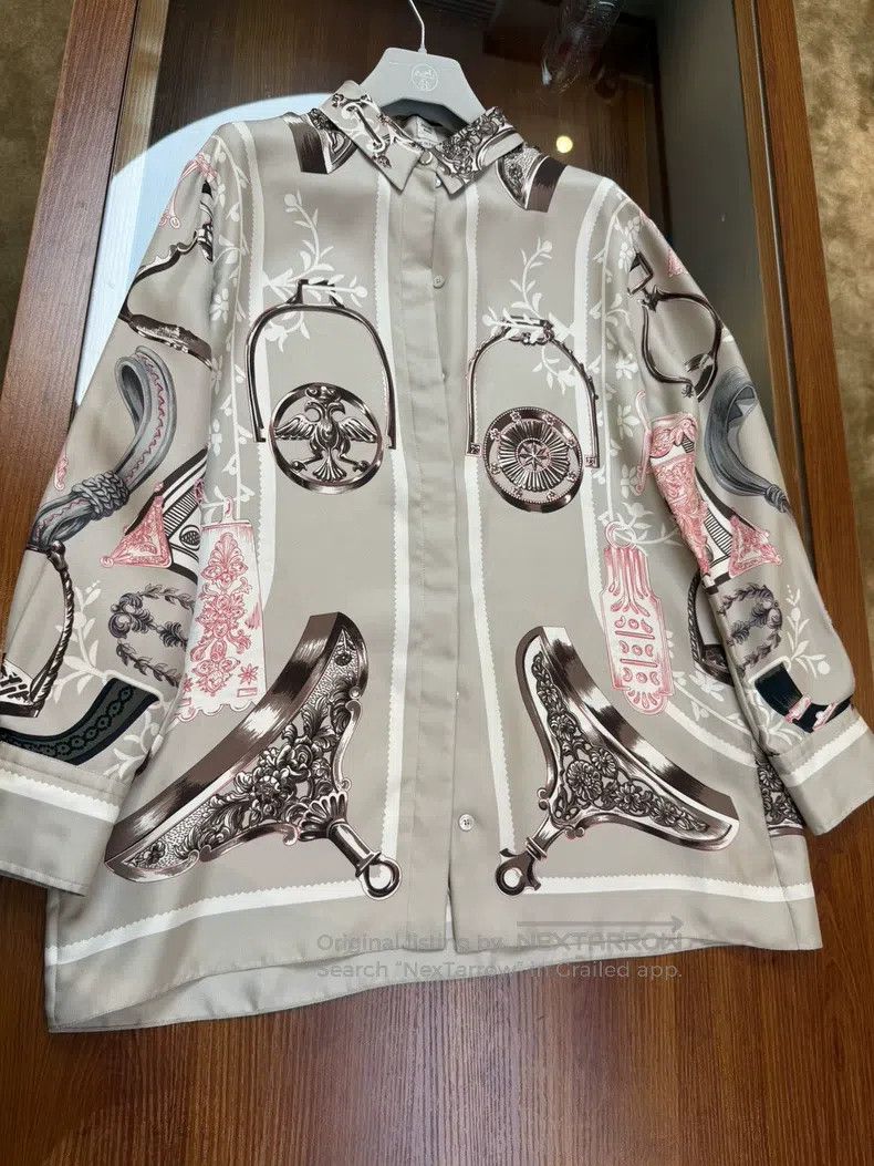 Hermes Hermes Silk Shirt, Size 36, Grey Mule Print, 100% Silk Fab Size XS / US 0-2 / IT 36-38 - 1 Thumbnail