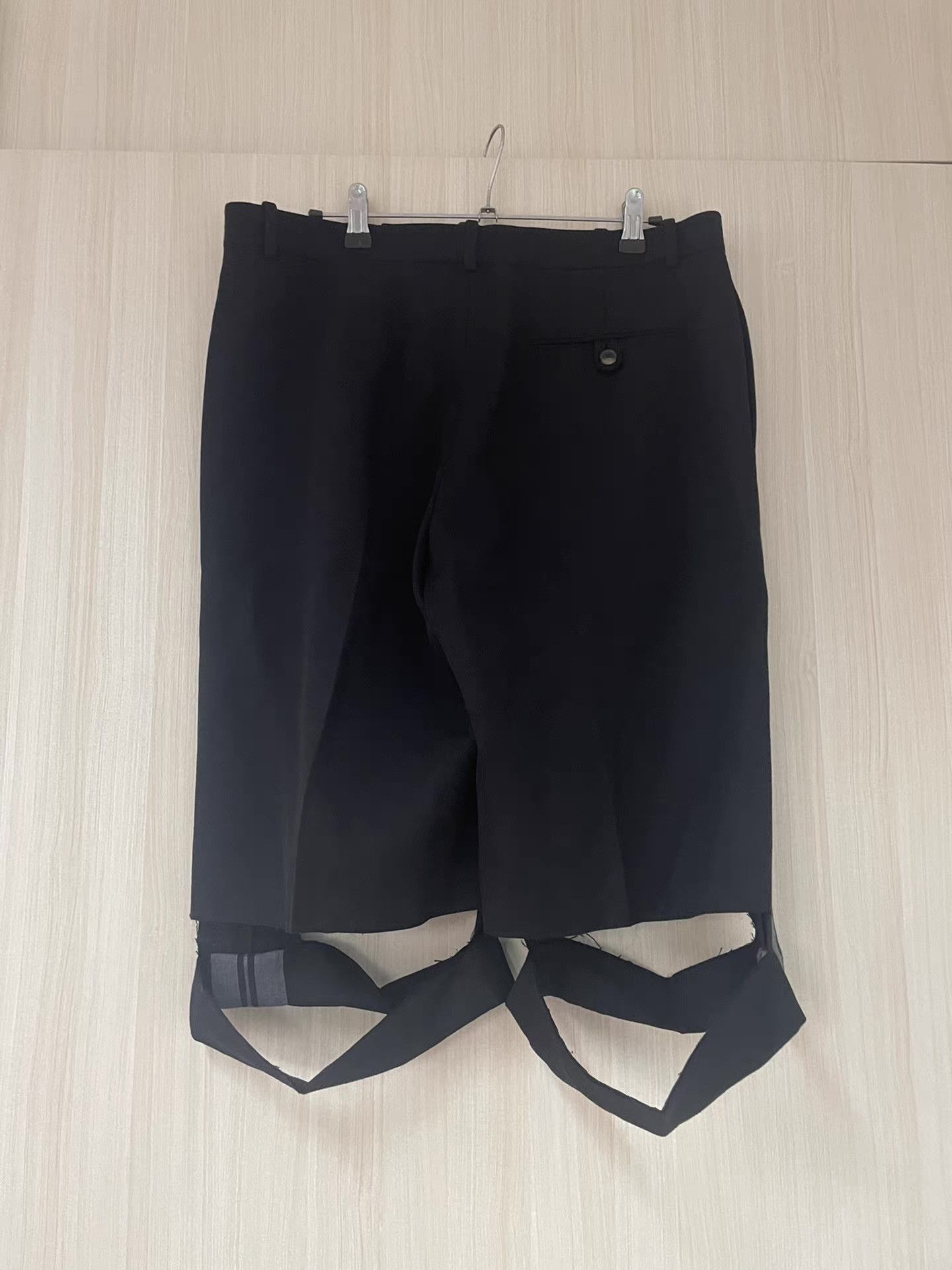 Maison Margiela Maison Margiela Deconstructed Wool Shorts Ｑ21 Size US 34 / EU 50 - 1 Thumbnail