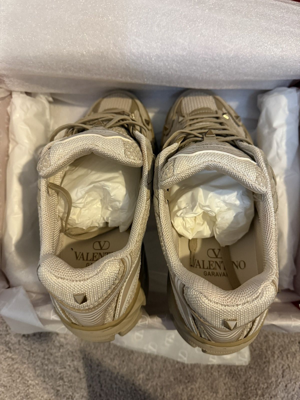 Valentino MS-2960 panelled sneakers Size US 10 / EU 43 - 13 Thumbnail