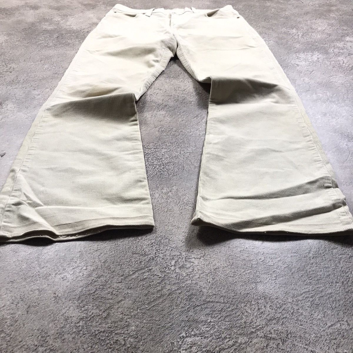Vintage Vintage 90s Levis Baggy Chino Pants Relaxed Fit Cream Y2K 29 Size US 29 - 1 Thumbnail