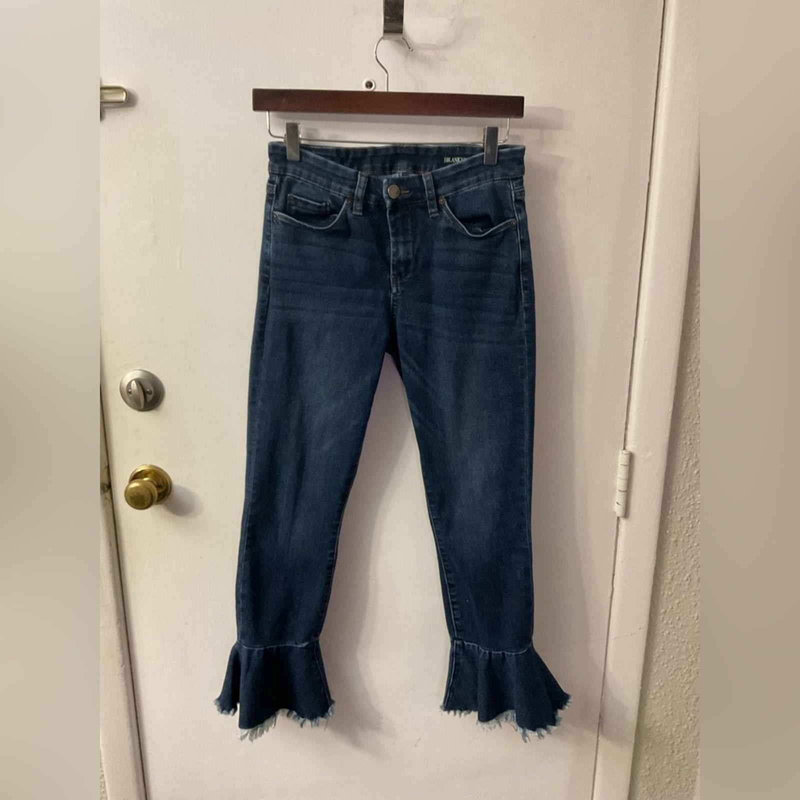 BLANKNYC Blank NYC Fancy That Raw Hem Ruffle Crop Ankle Jean 27 Size 27" / US 4 / IT 40 - 1 Thumbnail