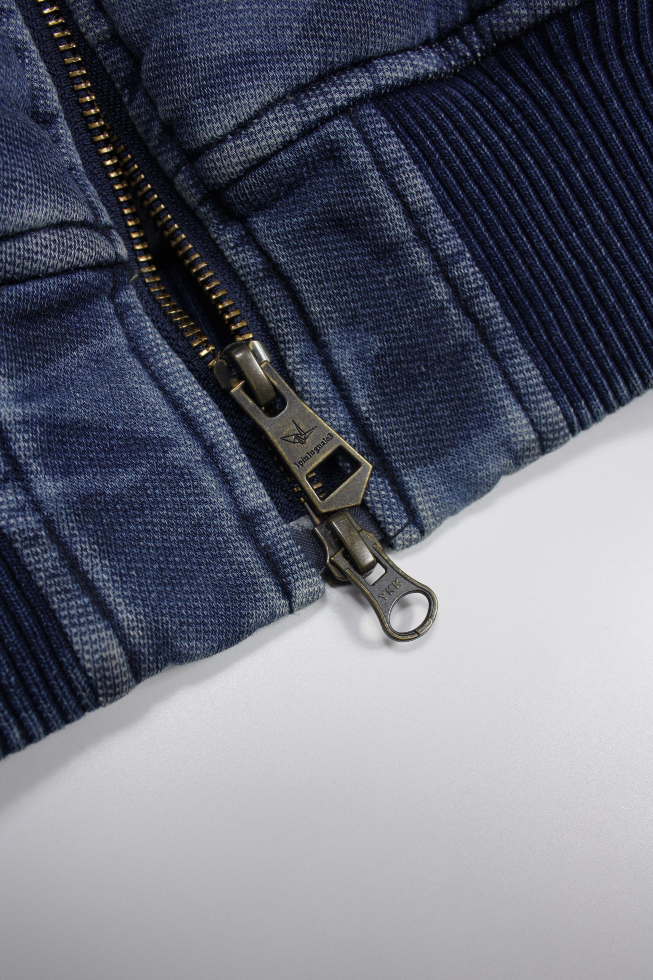Japanese Brand 1PIU1UGUALE3 RELAX Washed Camo Denim Puffer Down Vest Size US S / EU 44-46 / 1 - 8 Thumbnail
