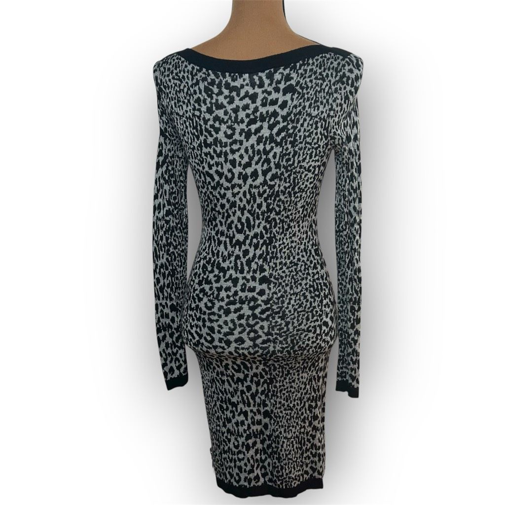 French Connection French Connection Snow Leopard Print Long Sleeve Mini Sweate Size M / US 6-8 / IT 42-44 - 7 Thumbnail