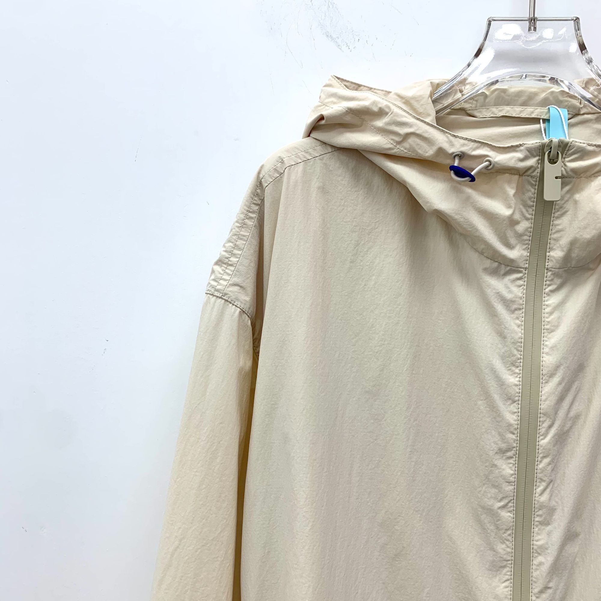 Burberry Burberry Beige Hooded Long-Sleeve Nylon Jacket With Warhorse Size S / US 4 / IT 40 - 6 Thumbnail