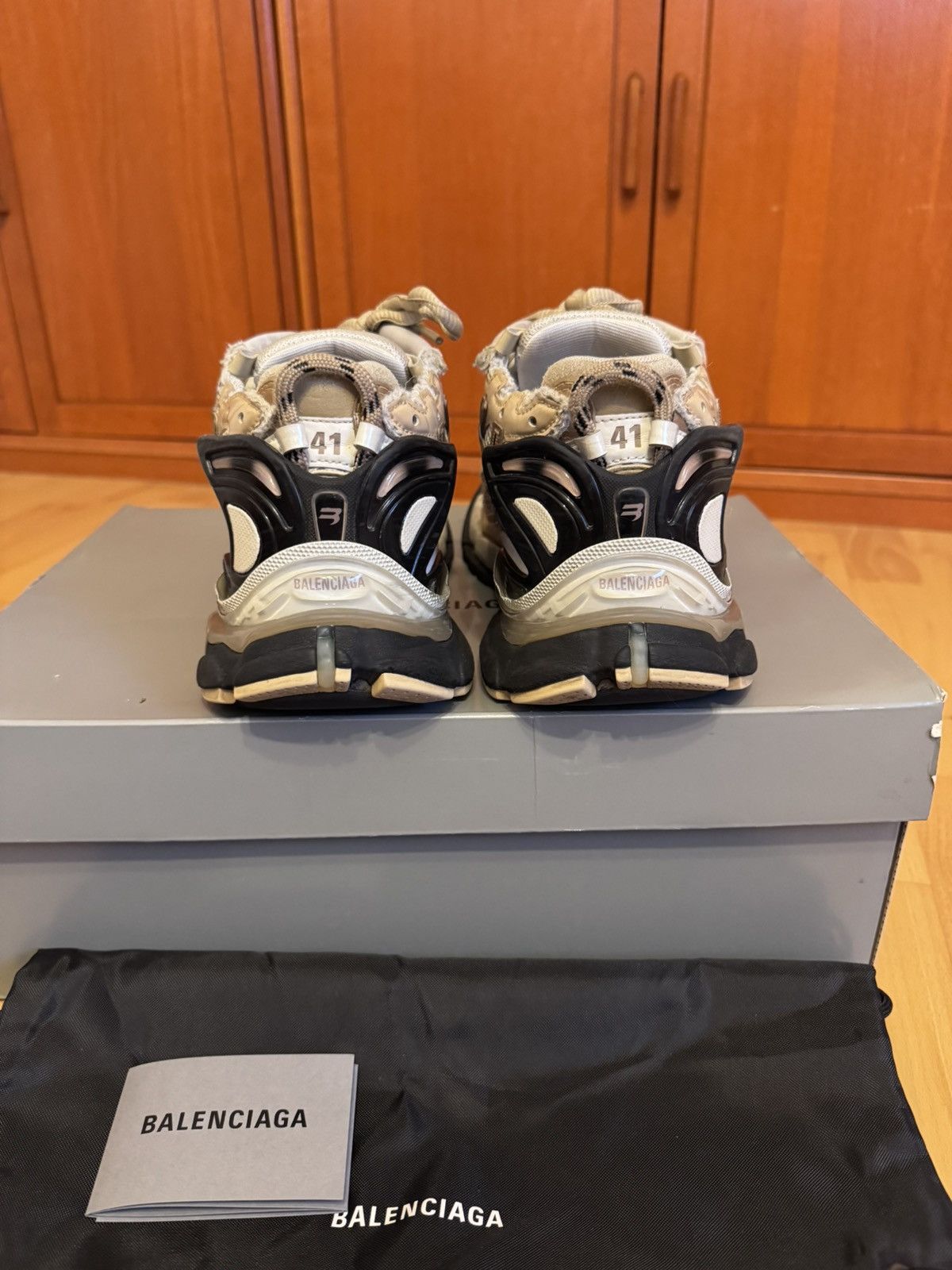 Balenciaga Balenciaga Runner Beige Size US 8 / EU 41 - 8 Thumbnail
