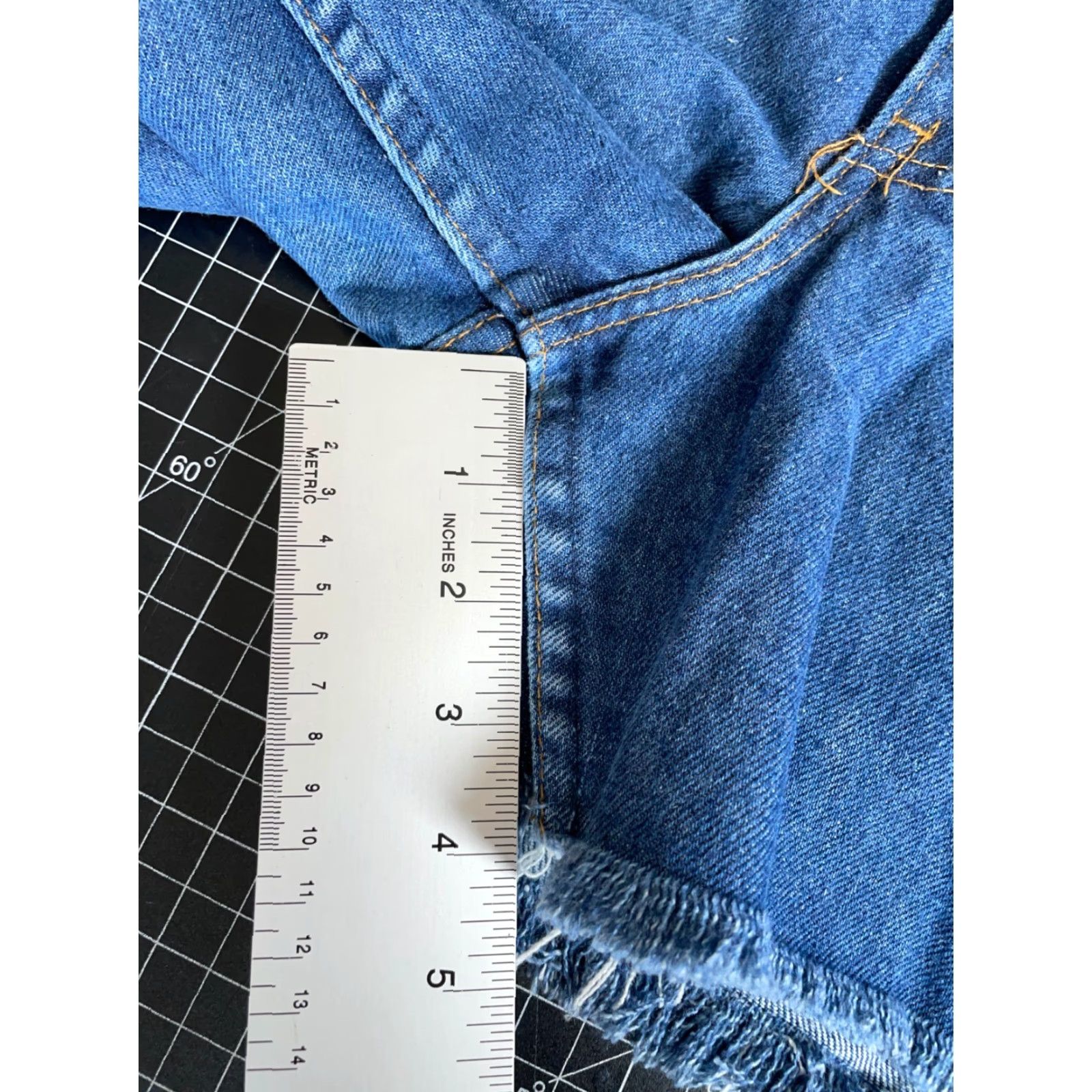 Levi's VINTAGE Levi's 519 Jean Short Bermuda Men's 36 x 4 Blue Denim Orange Tab Frayed 80s Hip Hop Retro Size US 36 / EU 52 - 6 Thumbnail