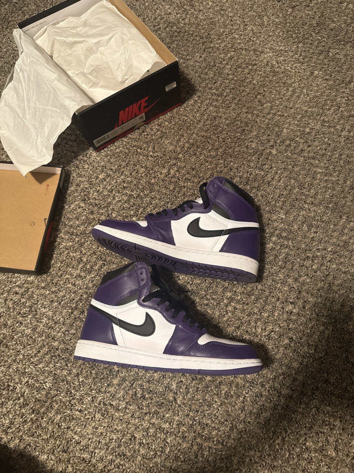 Jordan Brand Jordan 1 Court Purple Size US 9 / EU 42 - 2 Thumbnail