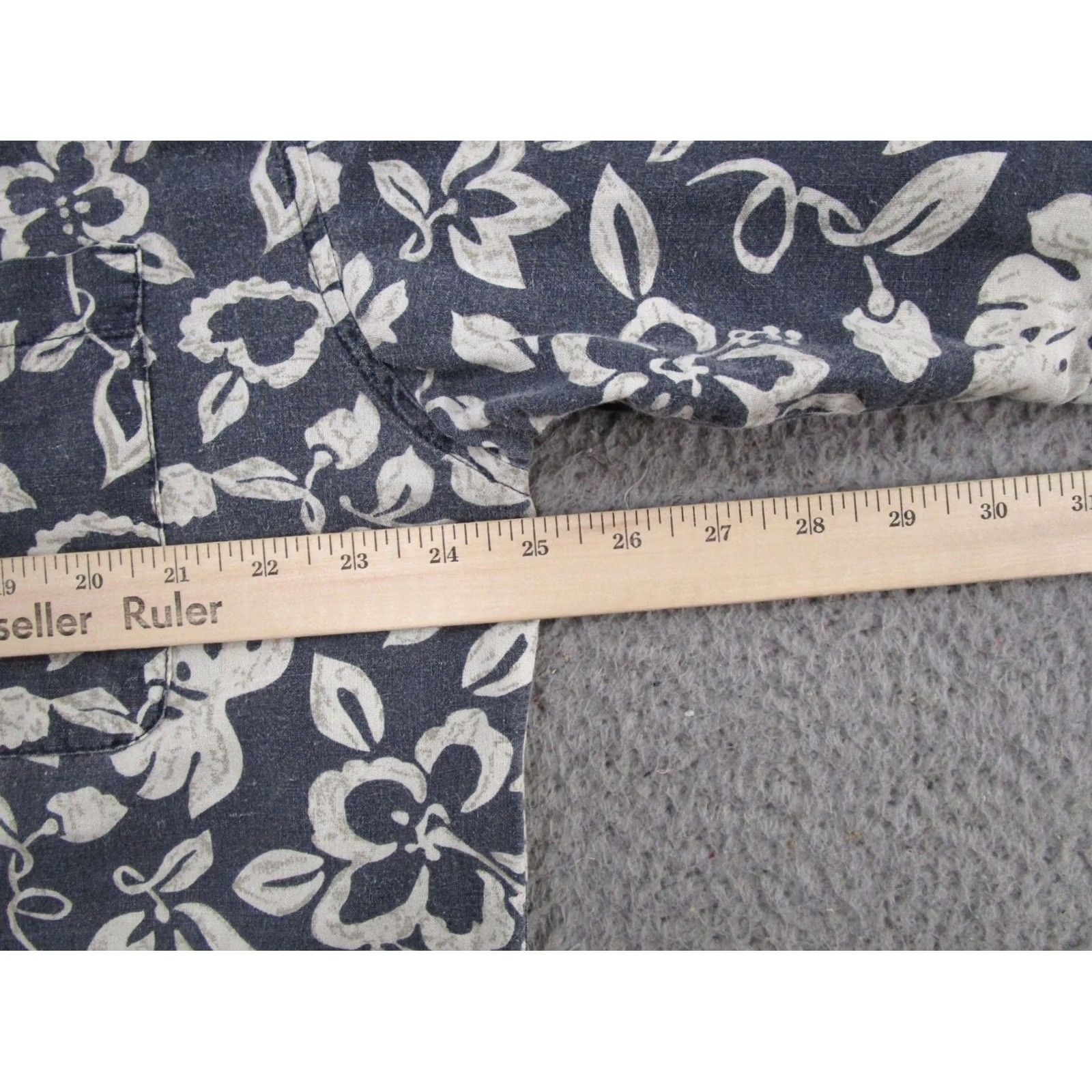 Bugle Boy VINTAGE Bugle Boy Hawaiian Style Button Shirt Short Sleeve Men's 2XL Blue Tropical Floral Shirt, Button-Up, Ramie Blend, Cotton, 2XL, Men Size US XXL / EU 58 / 5 - 6 Thumbnail