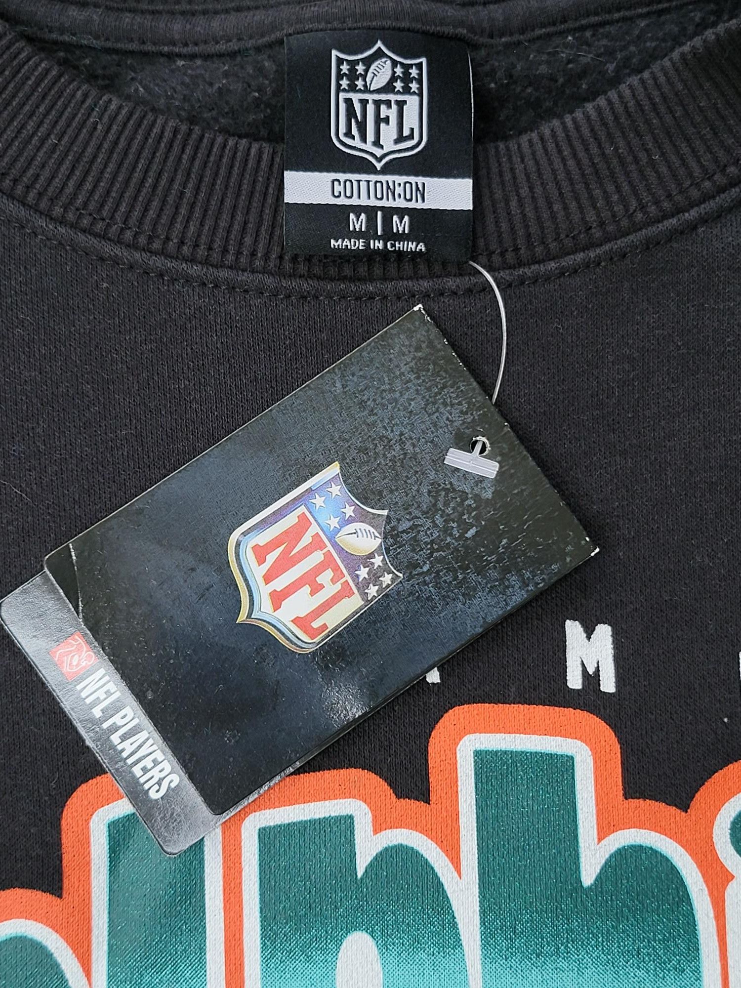 NFL NWT Miami Dolphins Bundle Crewneck Sweatshirt & Beanie MD Size US M / EU 48-50 / 2 - 5 Thumbnail
