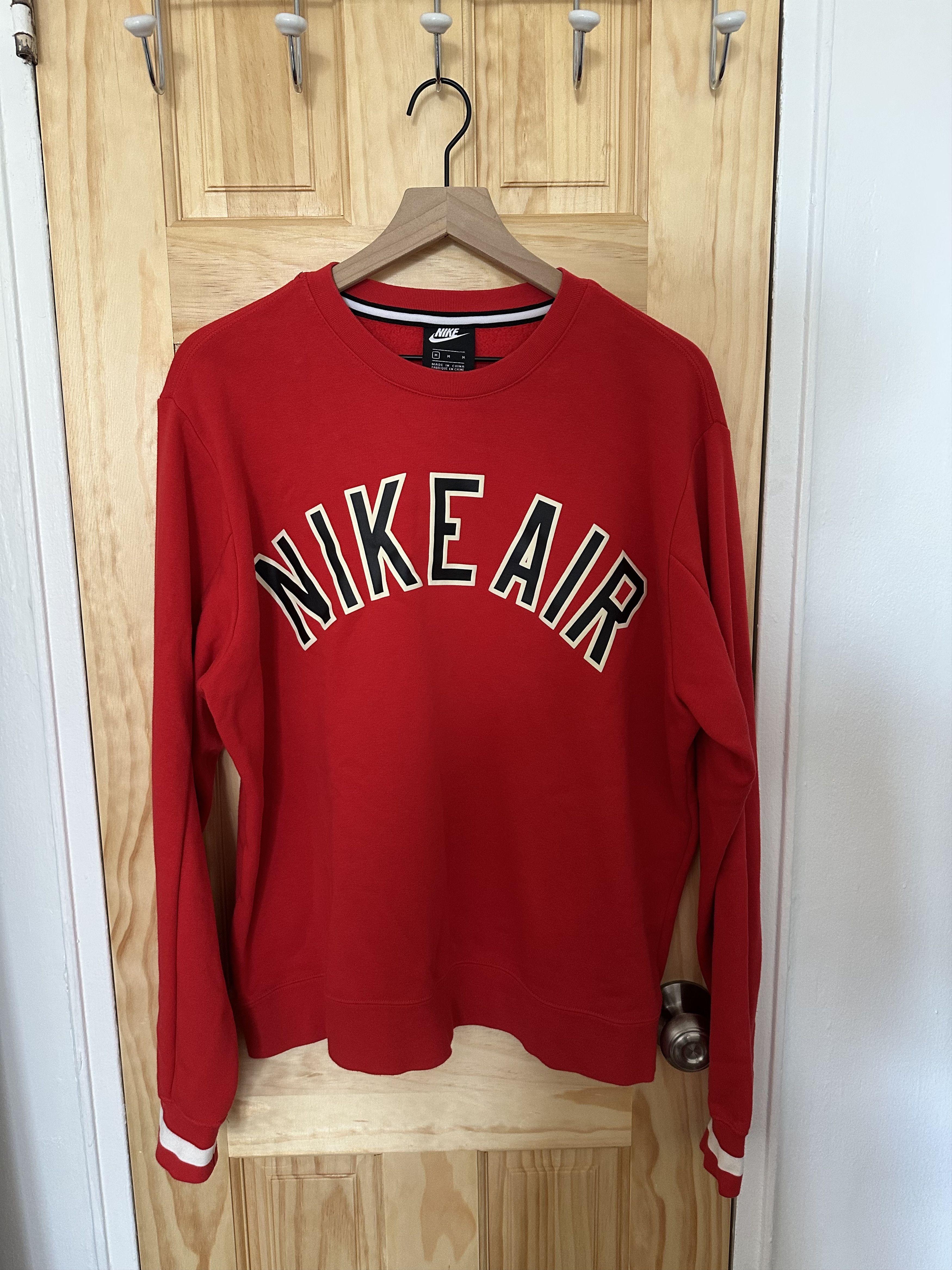 Nike Nike Air NSW Sweatshirt University Red Size US M / EU 48-50 / 2 - 1 Thumbnail