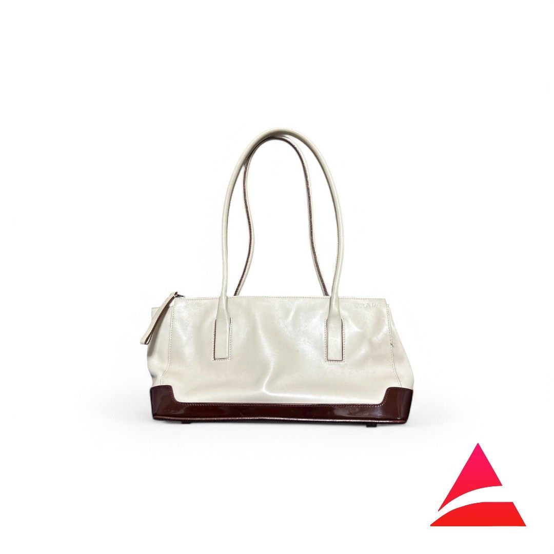 Prada Prada - Vitello Verni Lavanda White Leather Shoulder Bag Size ONE SIZE - 1 Thumbnail