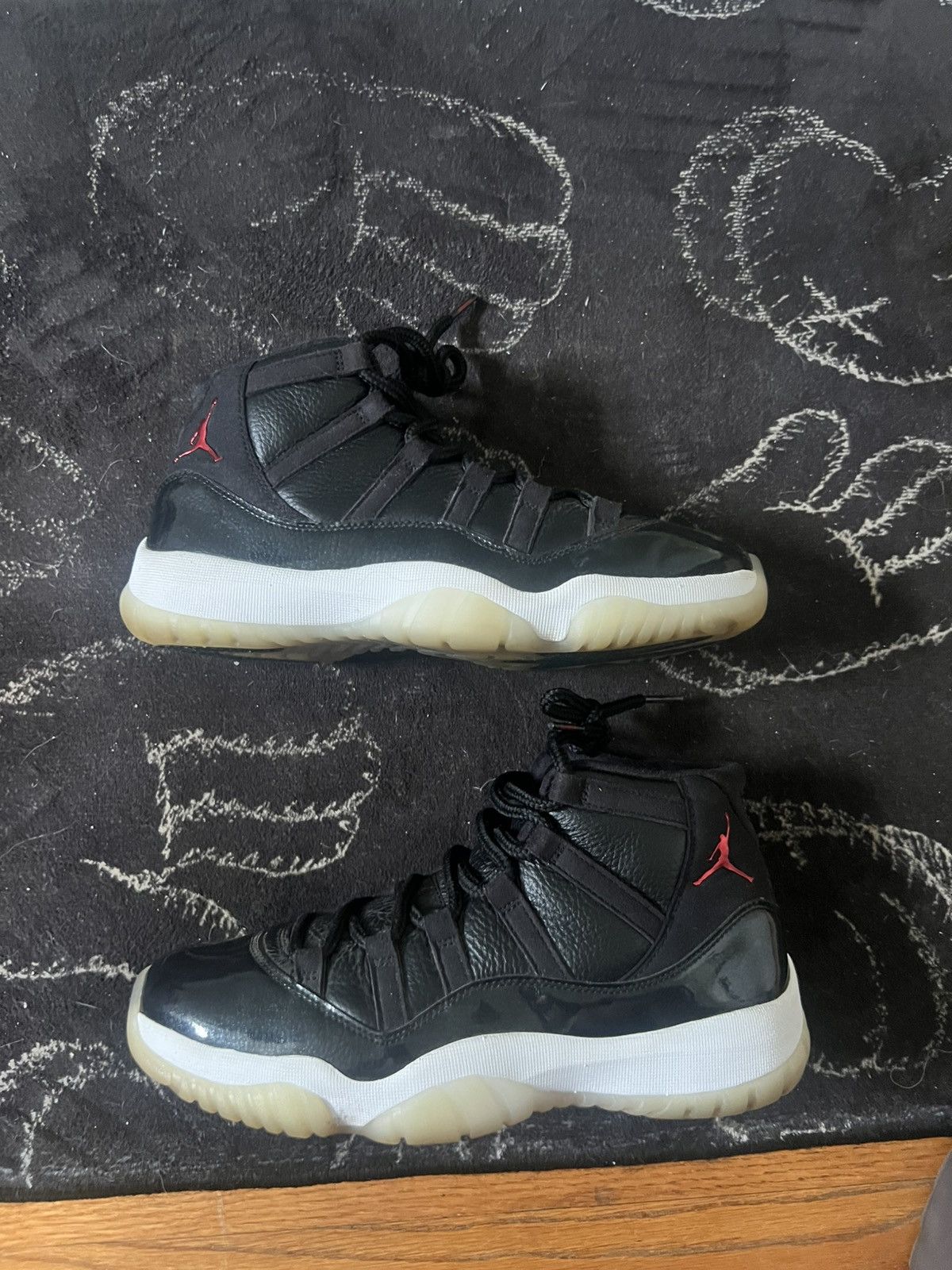 Jordan Brand × Nike Jordan 11s 72-10 Size US 8.5 / EU 41-42 - 2 Thumbnail