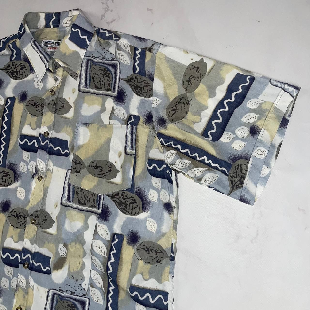 Vintage Vintage short sleeve valentine shirt, size XXL Size US XXL / EU 58 / 5 - 6 Thumbnail