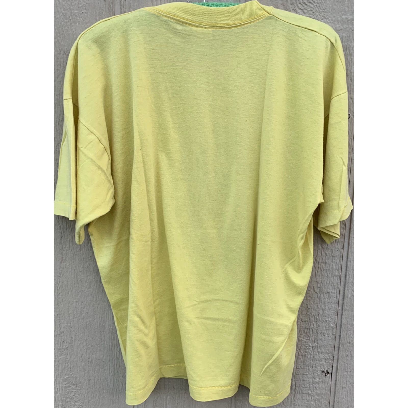 Vintage VINTAGE California T-Shirt Mens XL Yellow Rose Graphic Single Stitch Crew Neck Short Sleeve Roses Size US XL / EU 56 / 4 - 6 Thumbnail