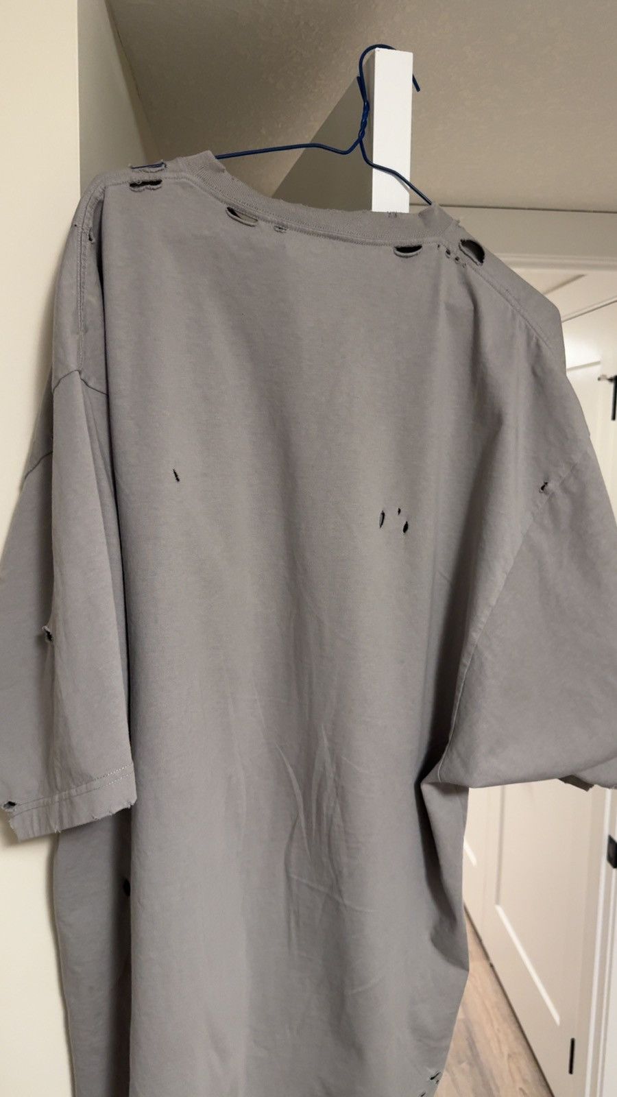 Balenciaga Balenciaga blurred logo distressed tee Size US XXS / EU 40 - 6 Thumbnail