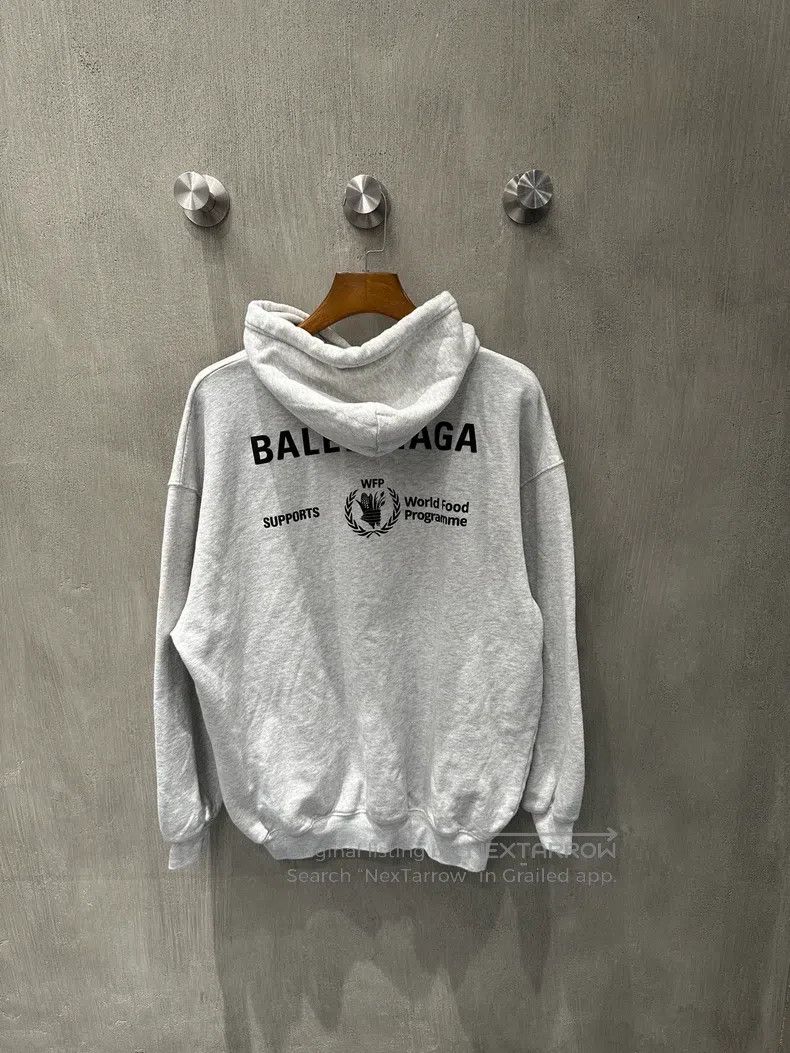Balenciaga Balenciaga WFP charity hoodie Size US XS / EU 42 / 0 - 2 Thumbnail