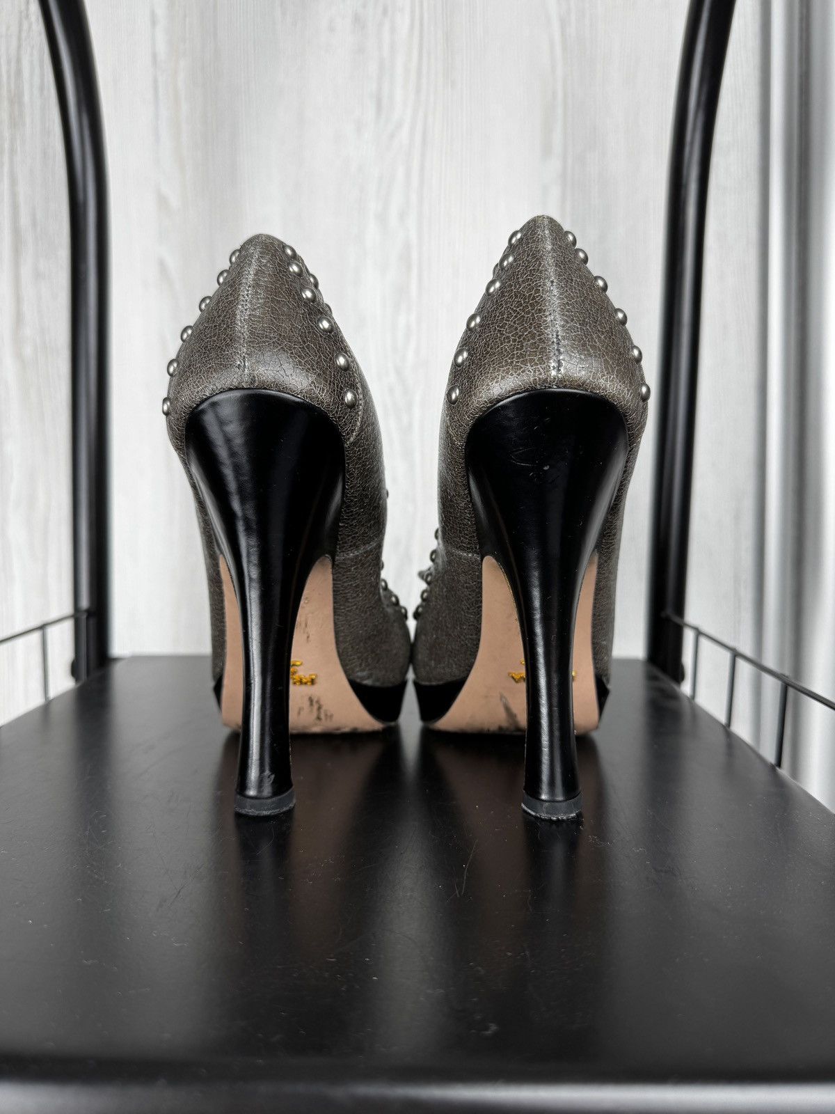 Prada Prada Grey/Black Studded Textured Leather Bow Pumps Sz 34.5 Size US 4.5 / IT 34.5 - 10 Thumbnail