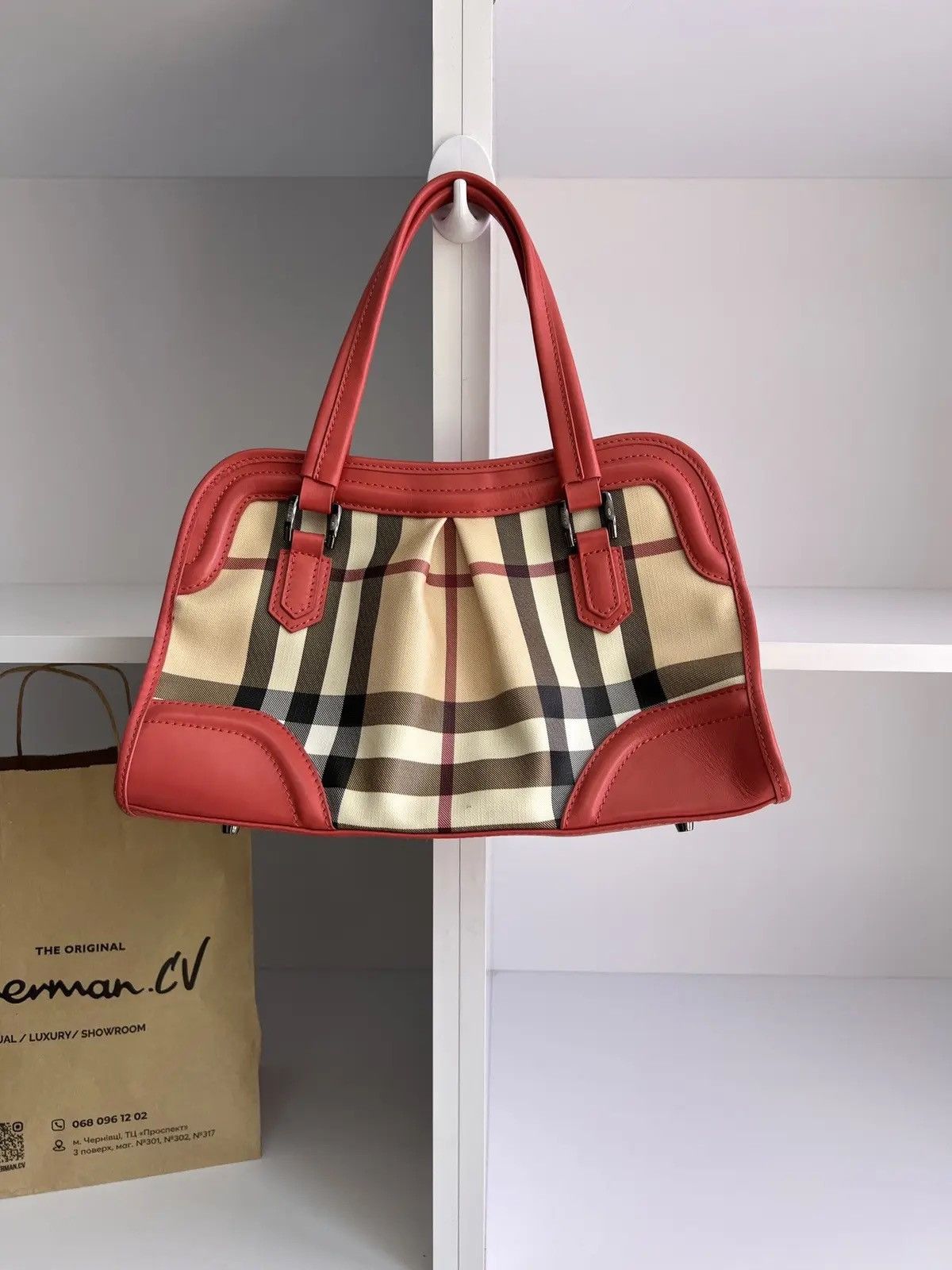 Burberry × Vintage Vintage Burberry Red Patent Leather Nova Check Tote Bag Size ONE SIZE - 4 Thumbnail