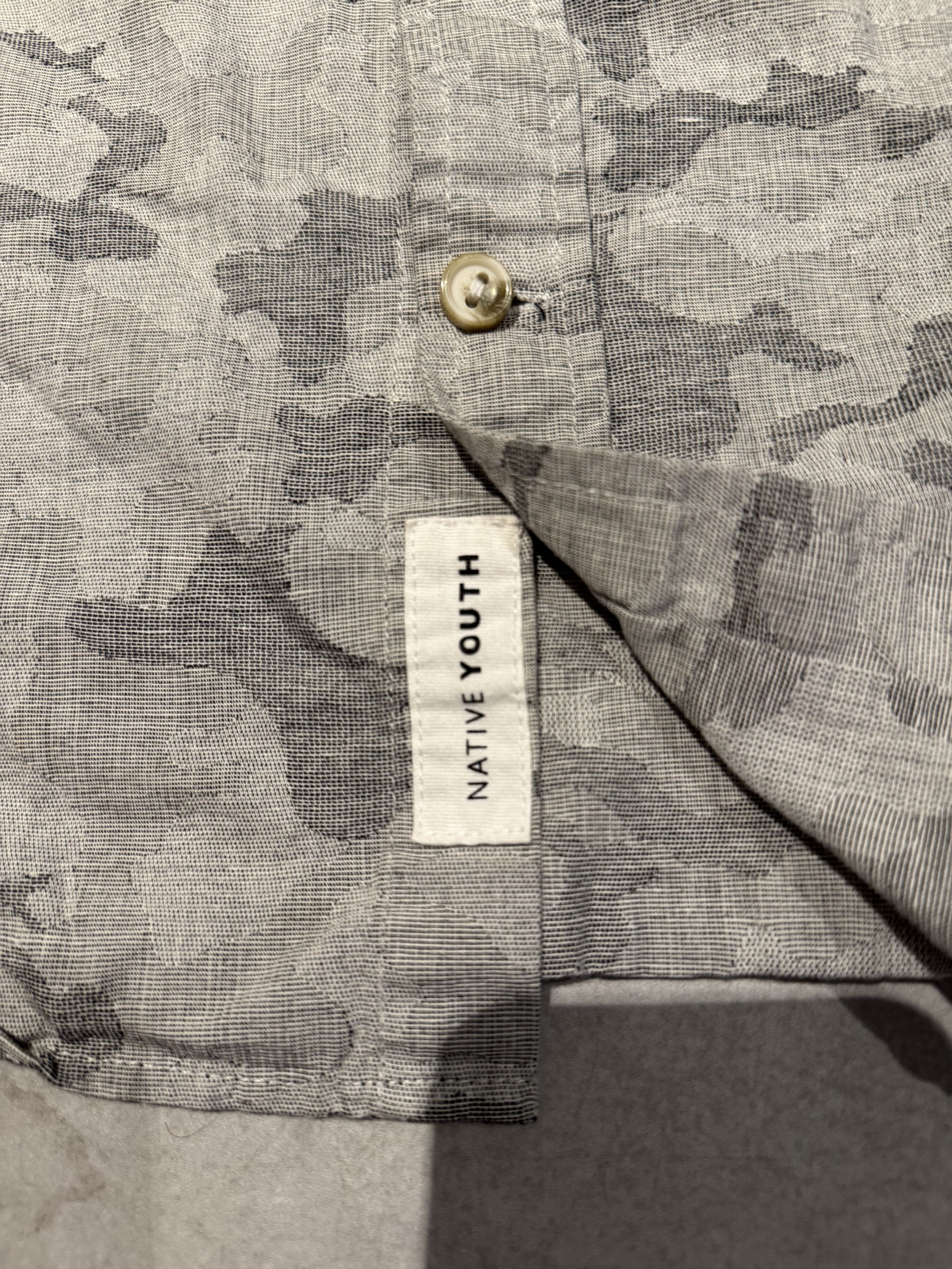 Native Youth Grayscale Camo Short Sleeve Button Up Size US L / EU 52-54 / 3 - 6 Thumbnail